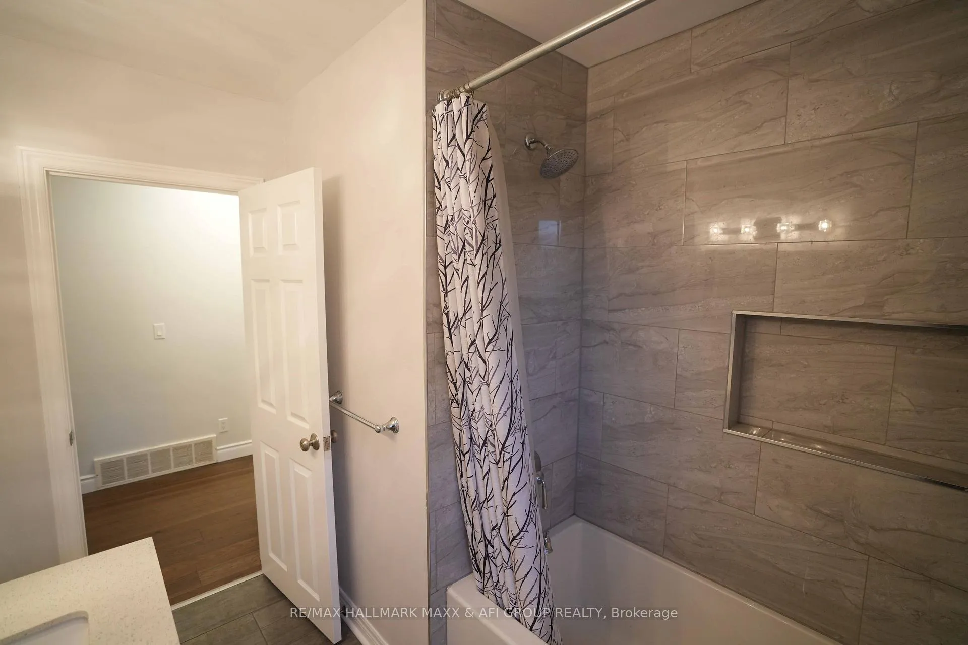 Photo 31 of 1315 Scugog Avenue, Oshawa, Lakeview — HOMEH