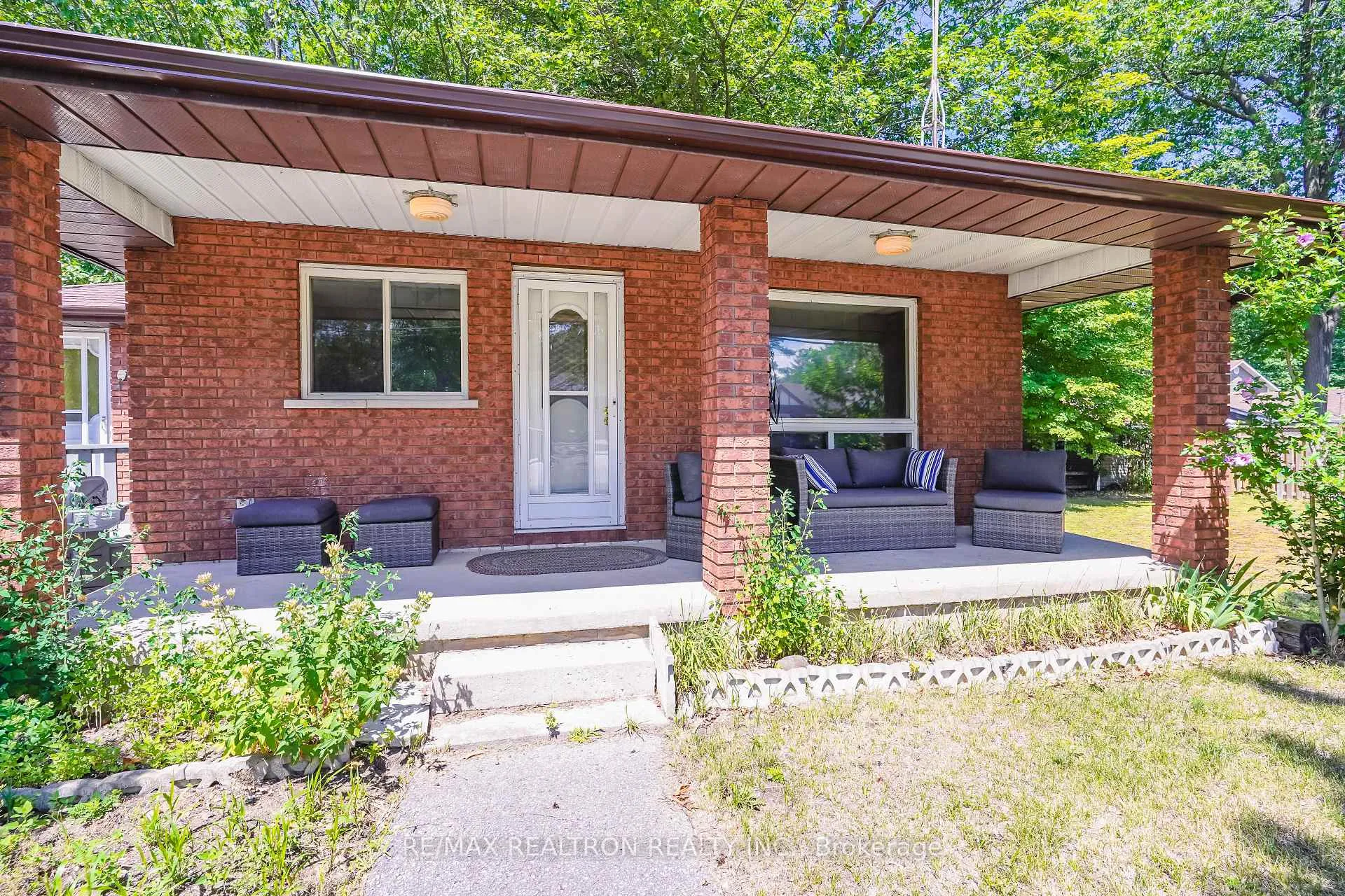 Photo 1 of 1456 Mosley Street, Wasaga Beach — HOMEH
