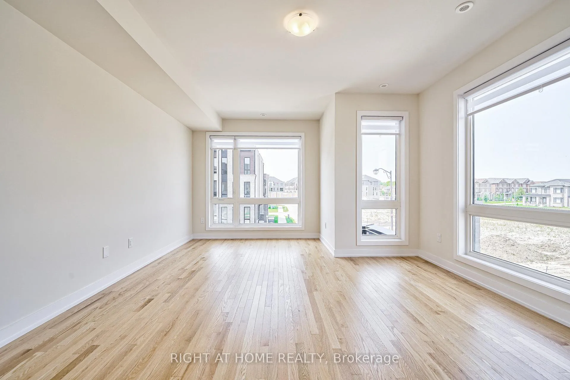 Photo 13 of 121 Stauffer Crescent, Markham, Cornell — HOMEH