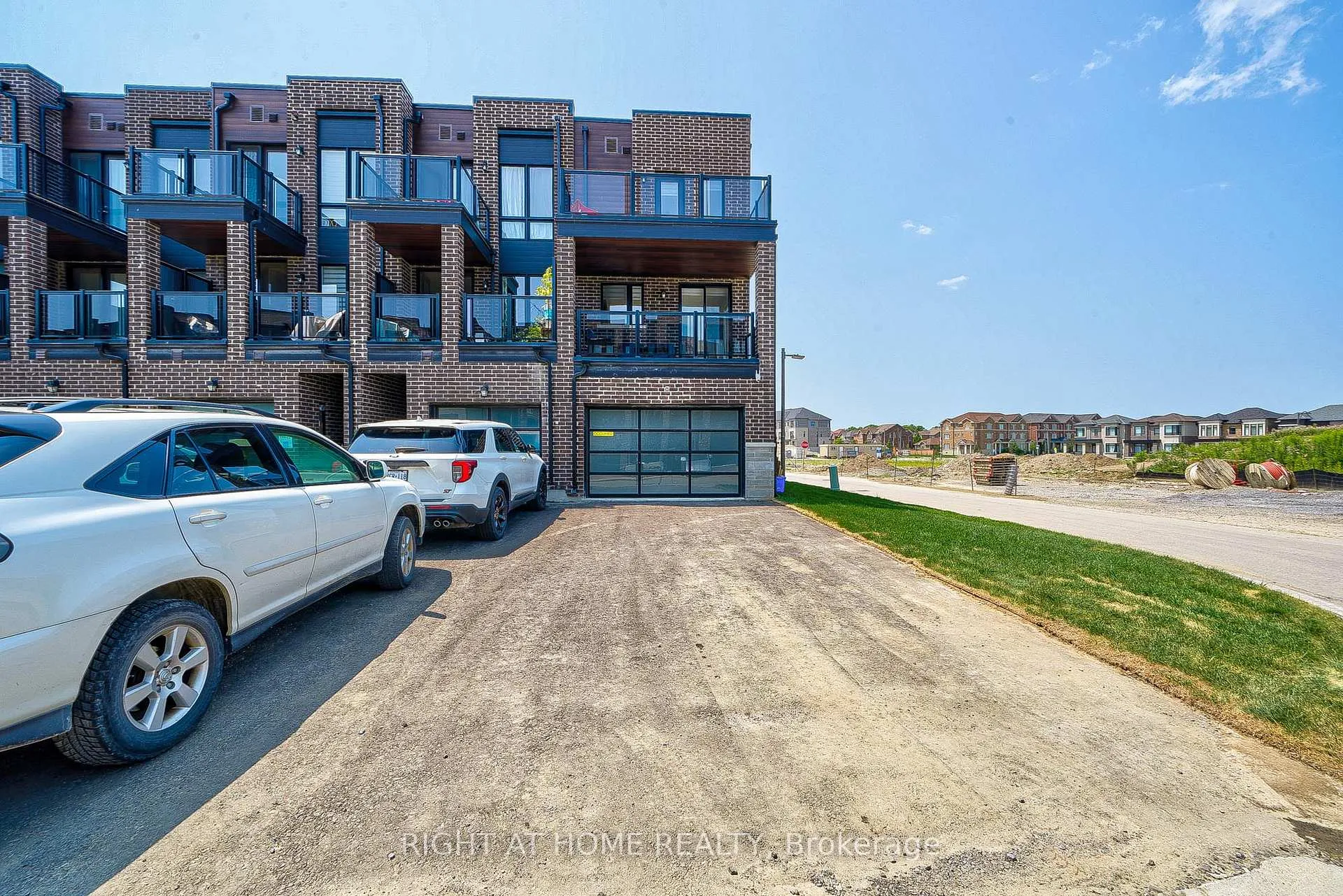 Photo 36 of 121 Stauffer Crescent, Markham, Cornell — HOMEH