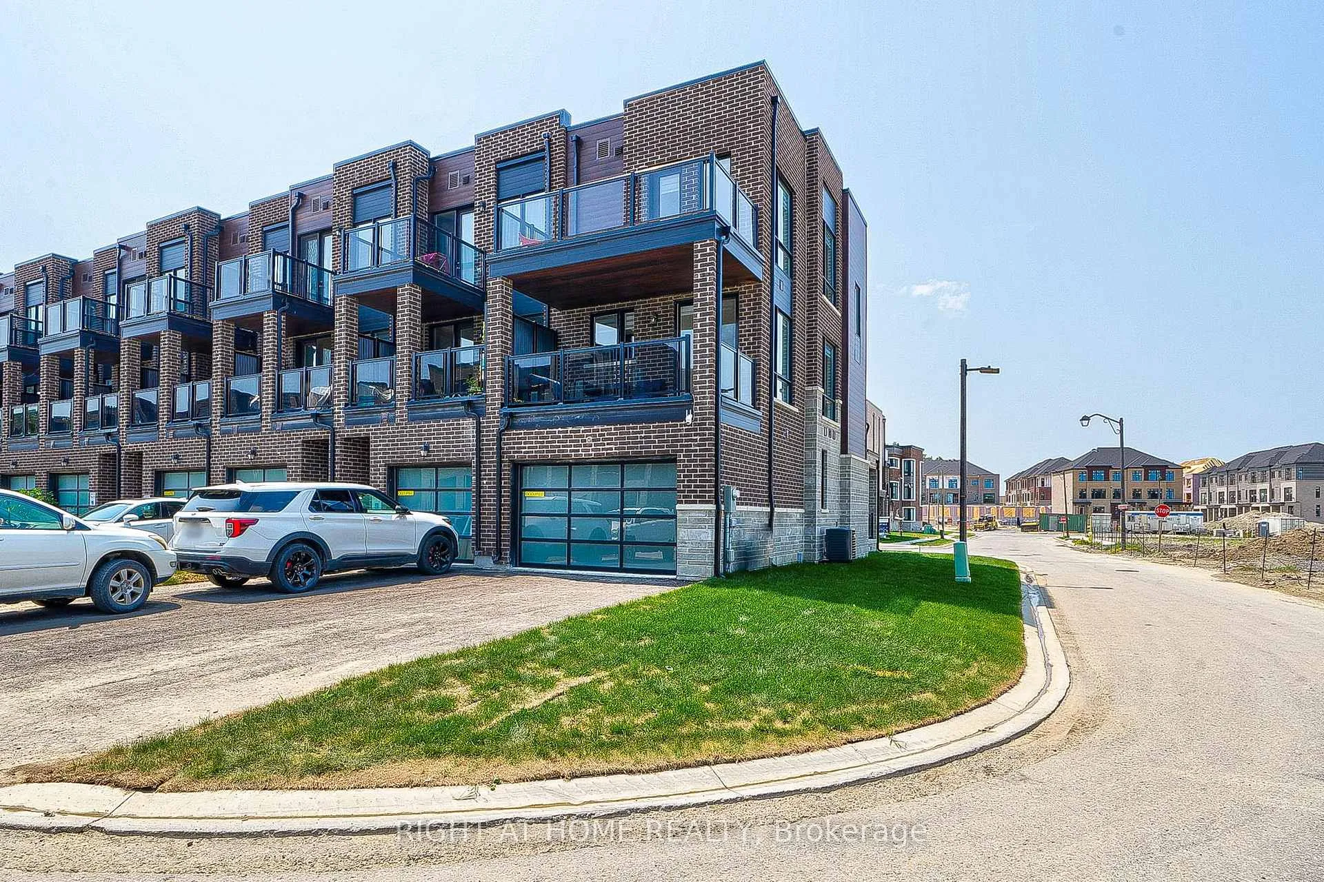 Photo 37 of 121 Stauffer Crescent, Markham, Cornell — HOMEH