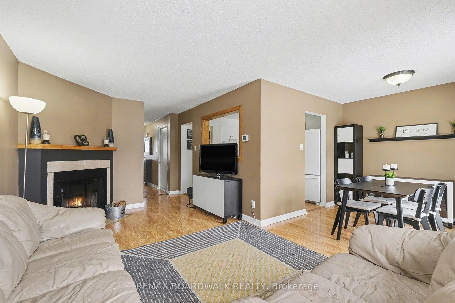 Photo 4 of 448 Valade Crescent, Ottawa, Fallingbrook/Pineridge — HOMEH