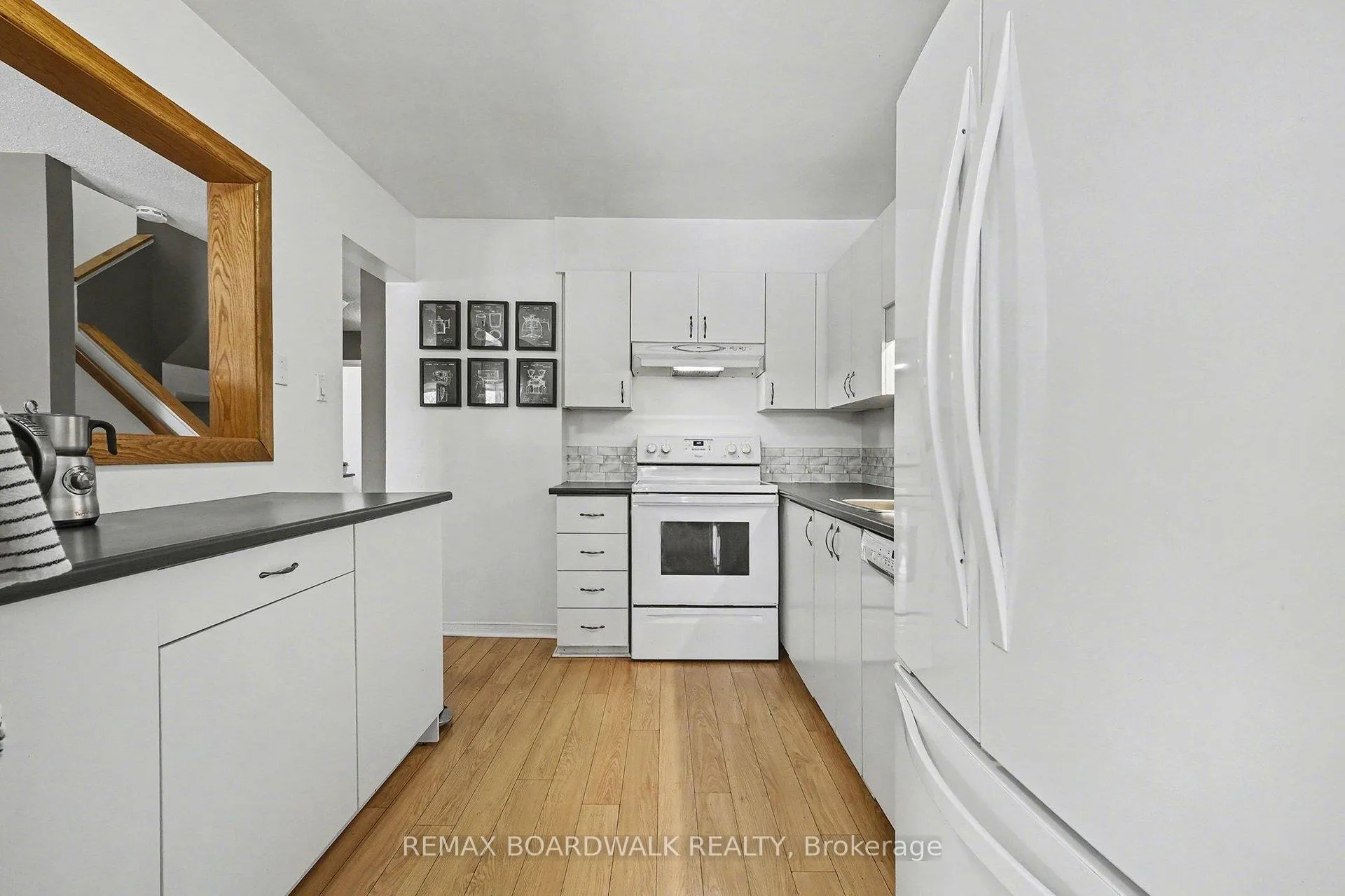 Photo 7 of 448 Valade Crescent, Ottawa, Fallingbrook/Pineridge — HOMEH