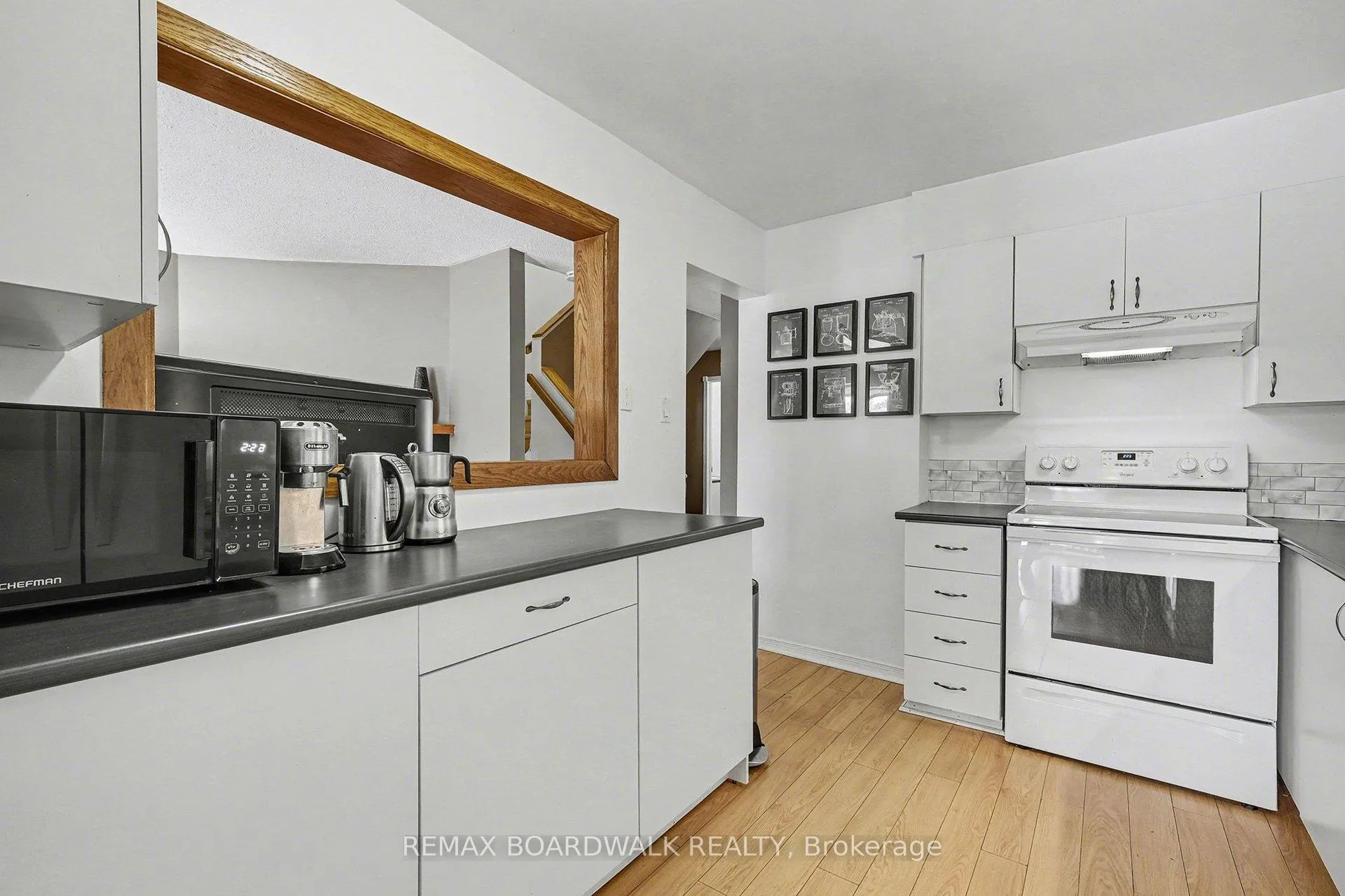 Photo 8 of 448 Valade Crescent, Ottawa, Fallingbrook/Pineridge — HOMEH