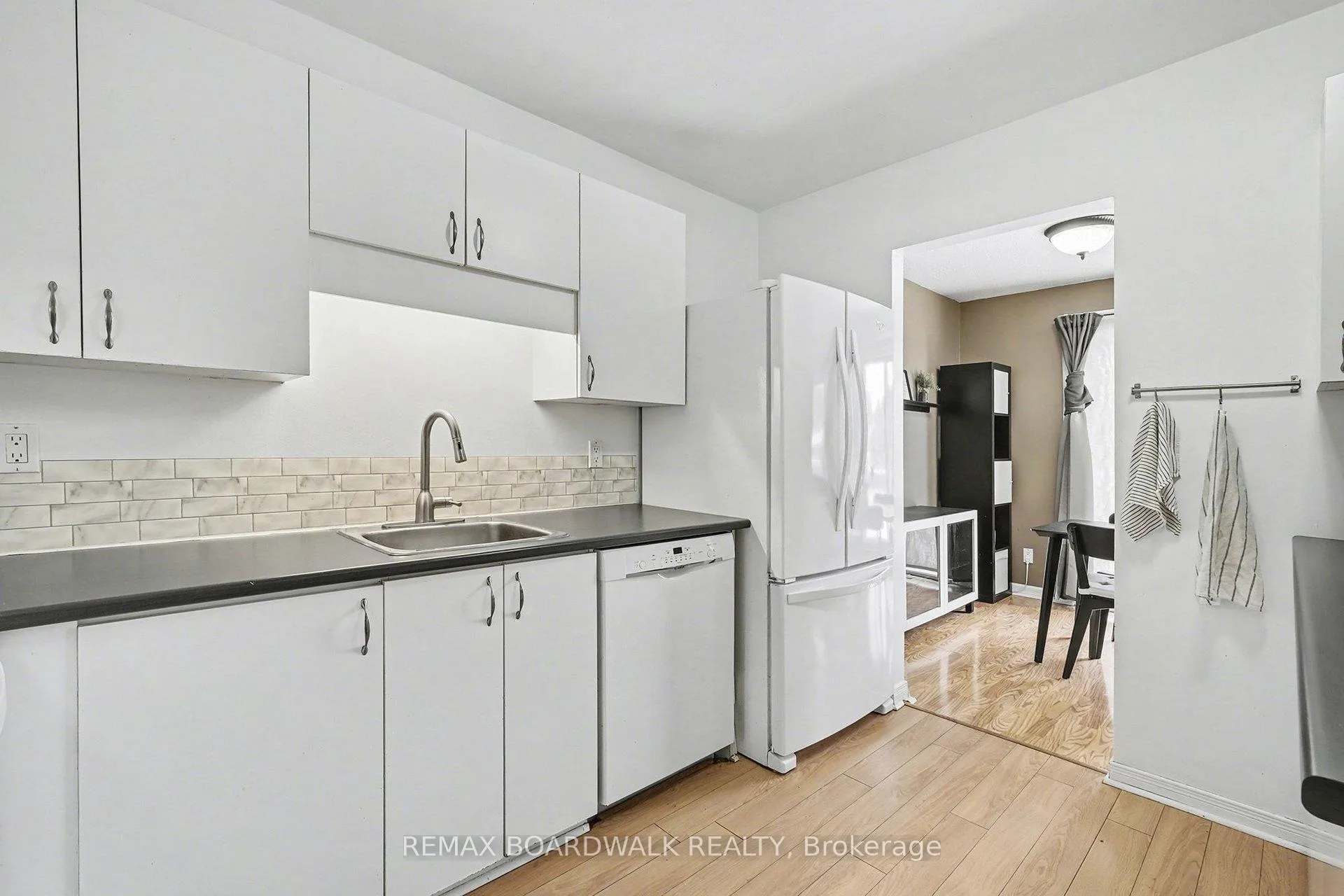 Photo 9 of 448 Valade Crescent, Ottawa, Fallingbrook/Pineridge — HOMEH