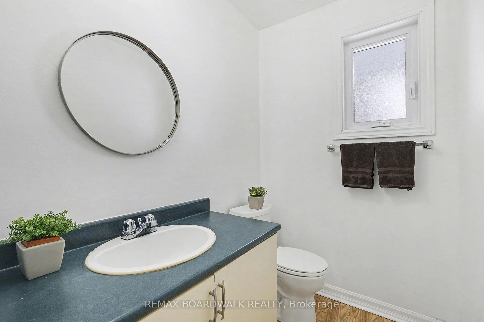 Photo 10 of 448 Valade Crescent, Ottawa, Fallingbrook/Pineridge — HOMEH