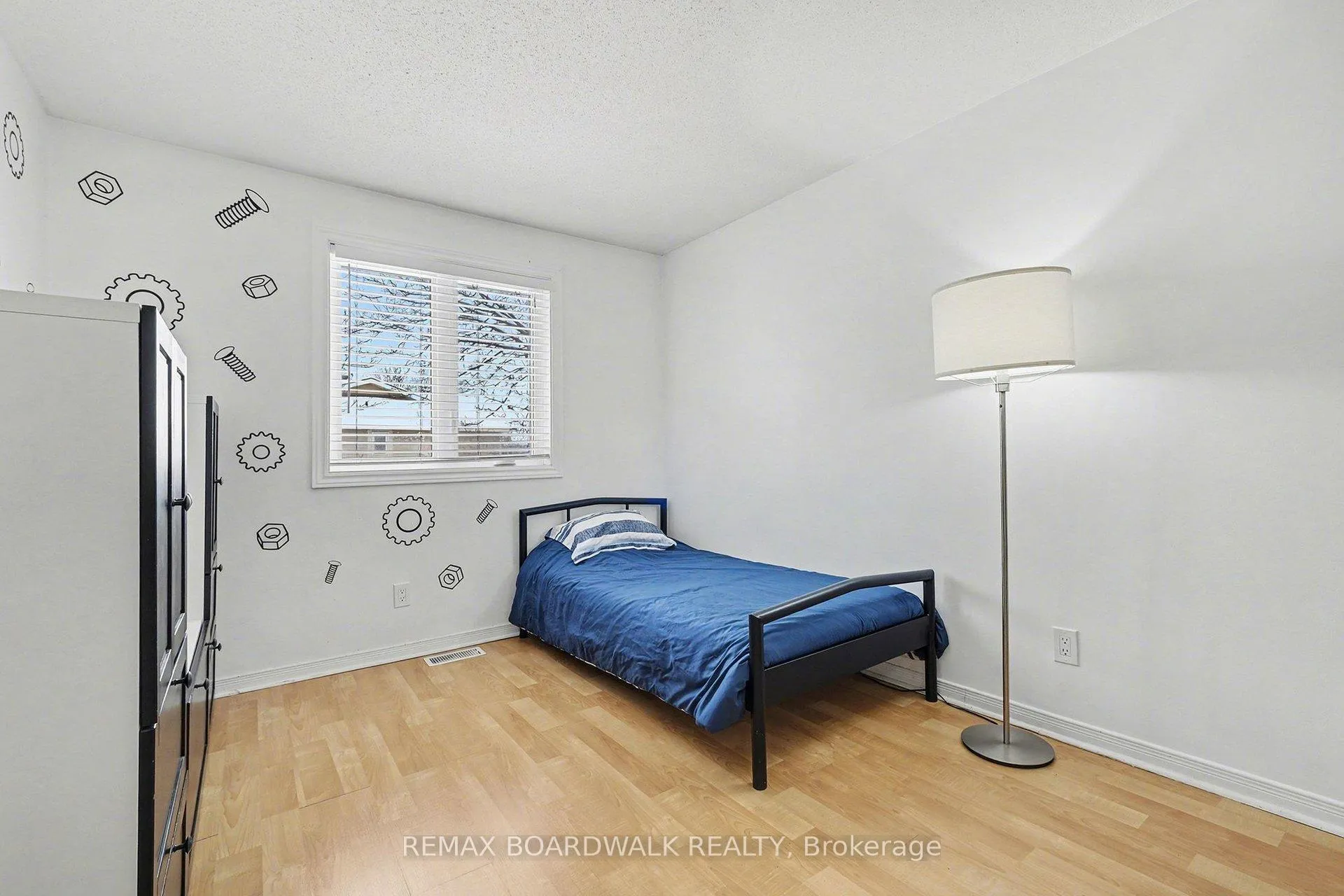 Photo 19 of 448 Valade Crescent, Ottawa, Fallingbrook/Pineridge — HOMEH
