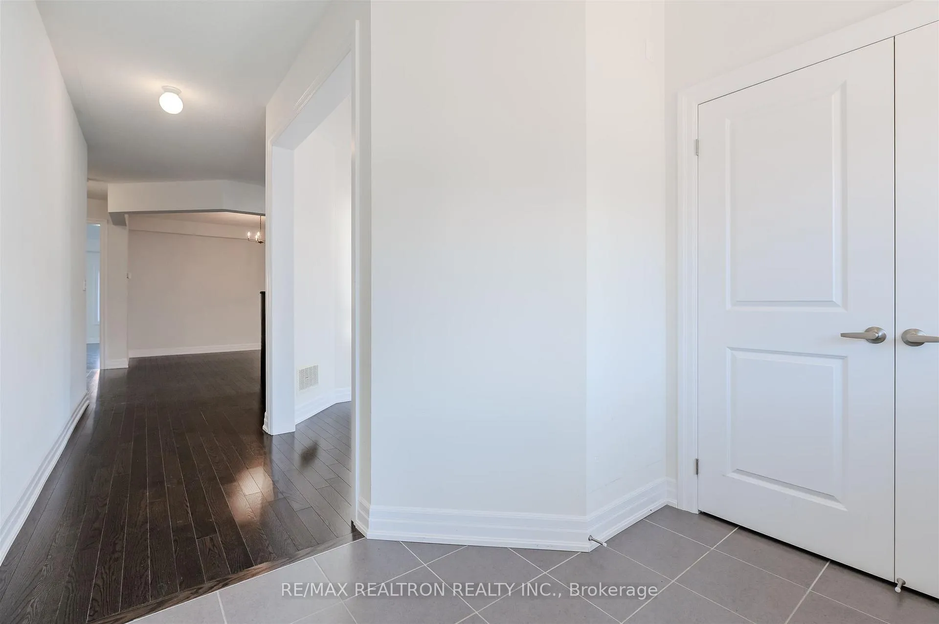 Photo 2 of 1028 Wickham Road, Innisfil, Rural Innisfil — HOMEH