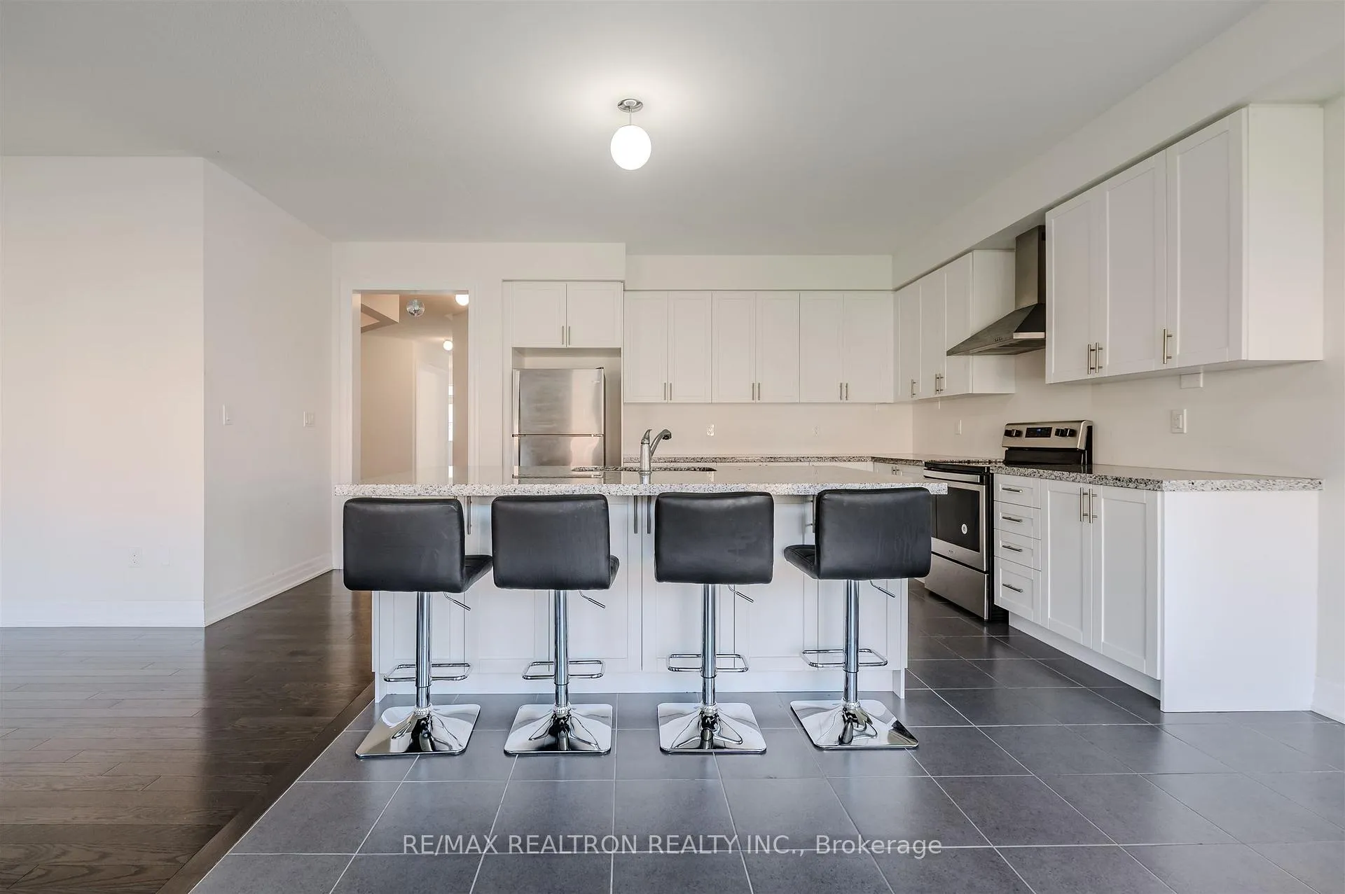 Photo 14 of 1028 Wickham Road, Innisfil, Rural Innisfil — HOMEH