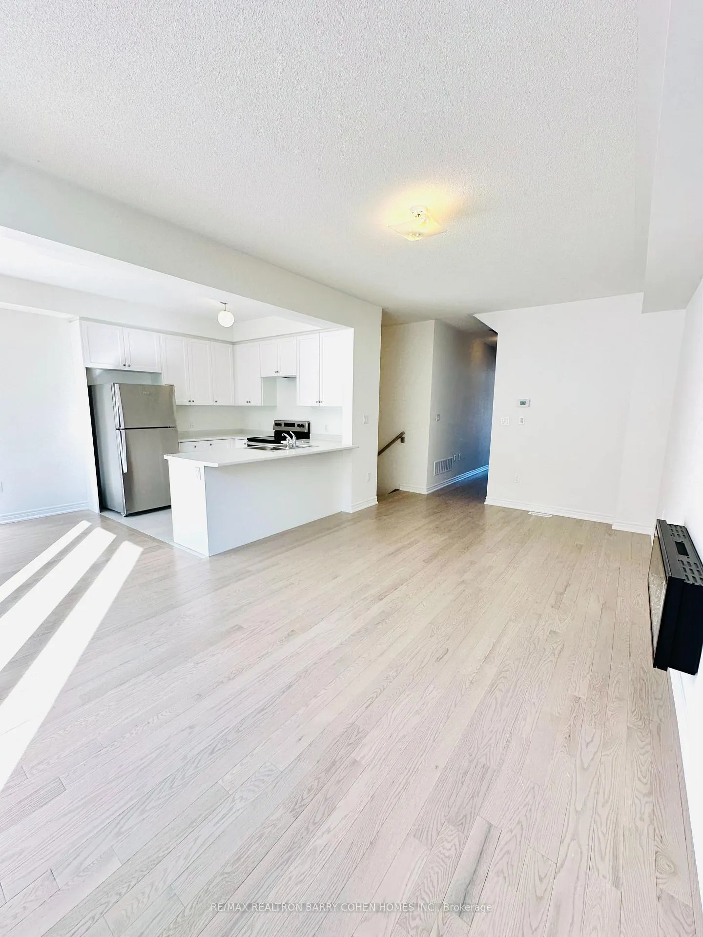 Photo 6 of 2908 Starlight Drive, Pickering, Rural Pickering — HOMEH