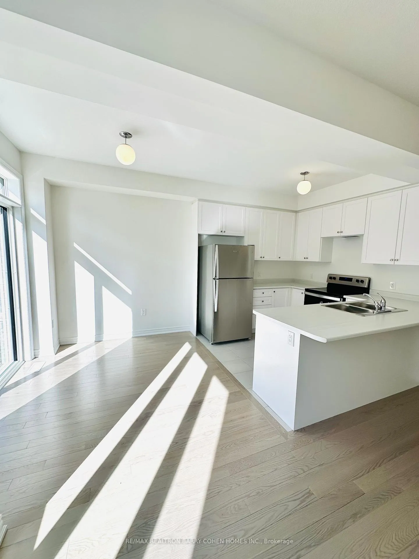 Photo 7 of 2908 Starlight Drive, Pickering, Rural Pickering — HOMEH