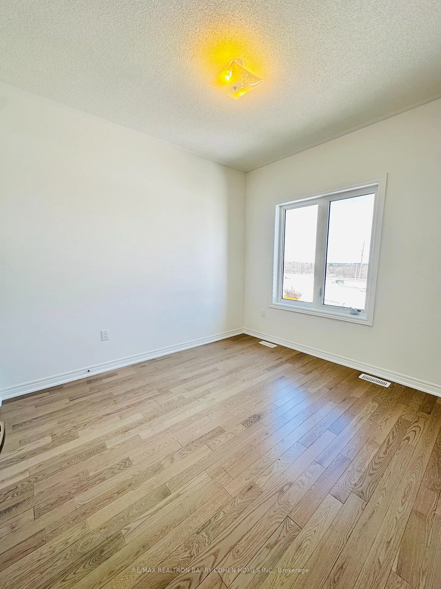 Photo 9 of 2908 Starlight Drive, Pickering, Rural Pickering — HOMEH