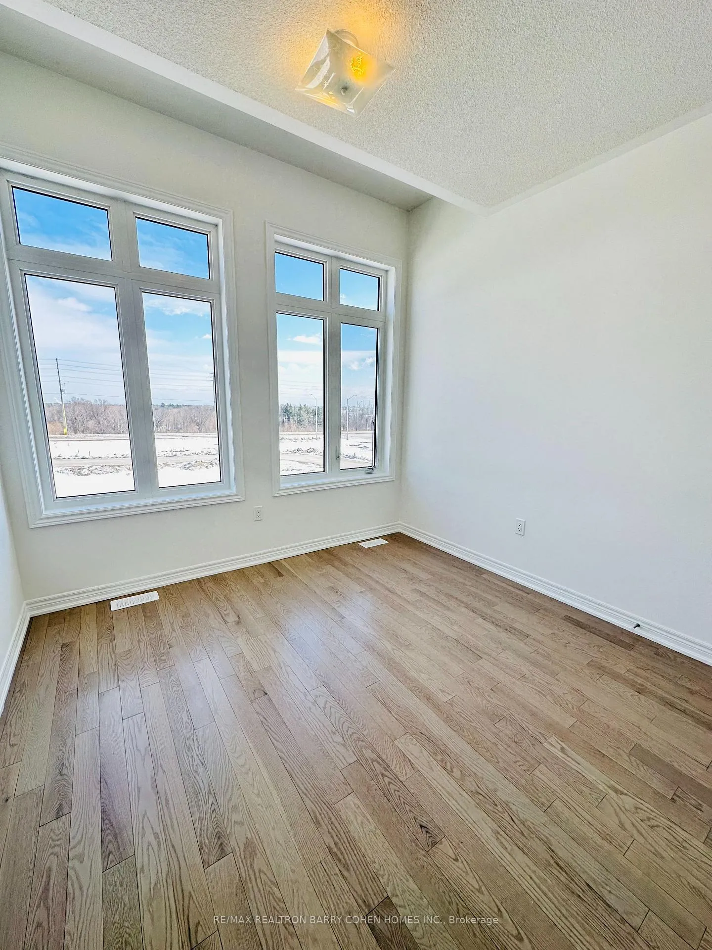 Photo 10 of 2908 Starlight Drive, Pickering, Rural Pickering — HOMEH