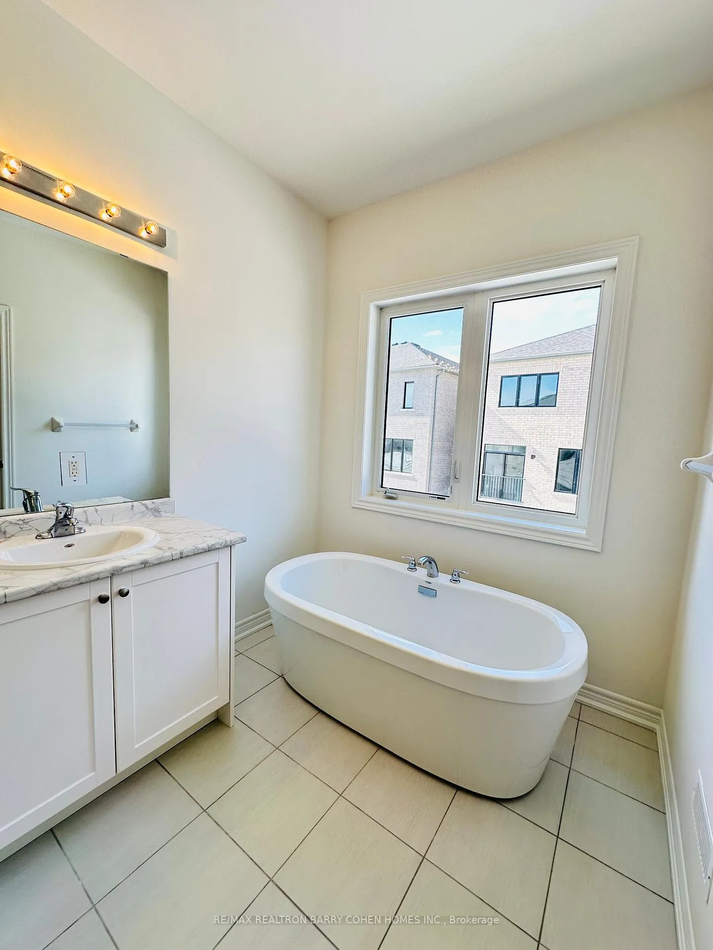 Photo 12 of 2908 Starlight Drive, Pickering, Rural Pickering — HOMEH