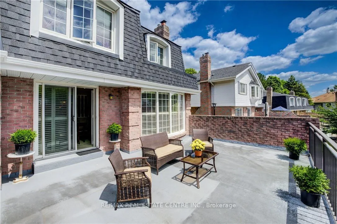 Photo 4 of Unit 4, 493 Beechwood Drive, Waterloo — HOMEH