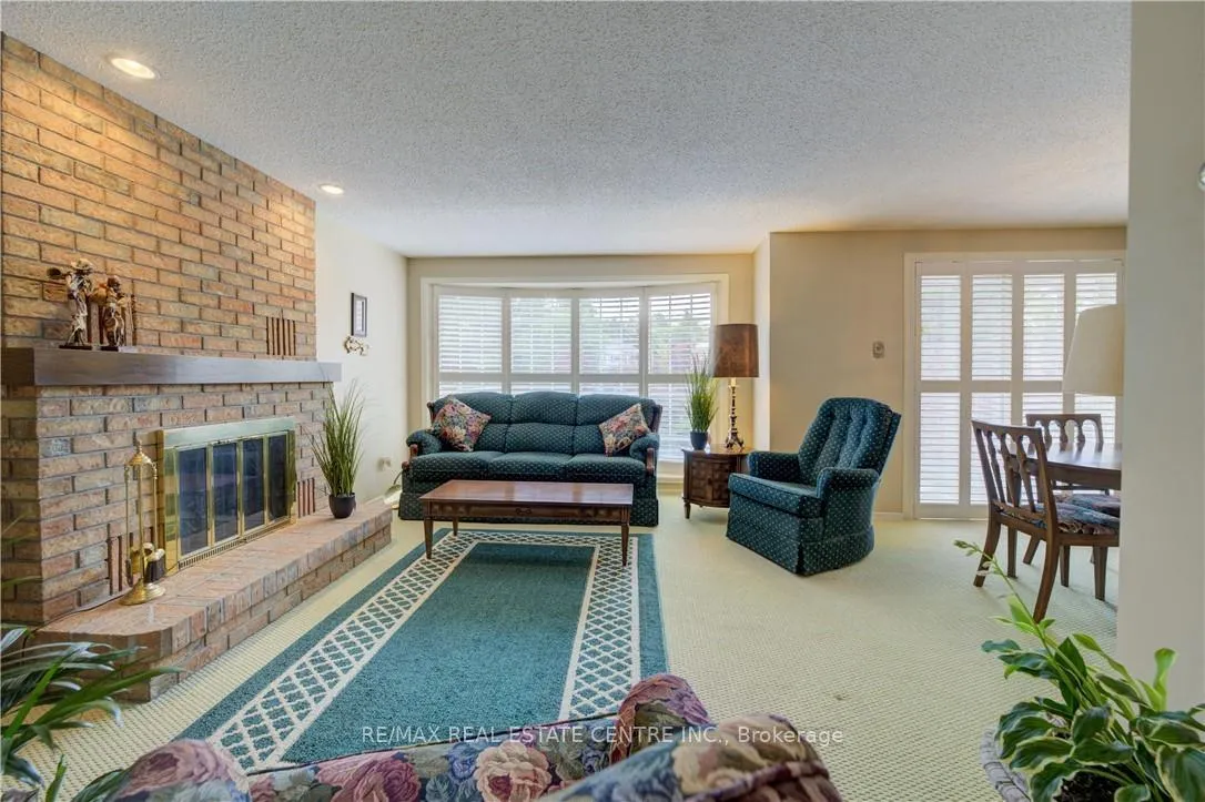 Photo 11 of Unit 4, 493 Beechwood Drive, Waterloo — HOMEH