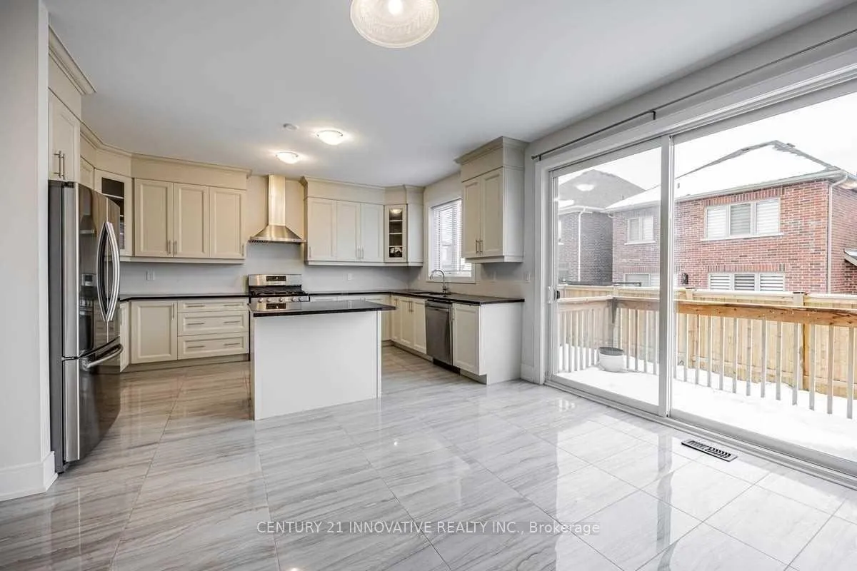Photo 8 of 1042 Kingpeak Crescent, Pickering, Rural Pickering — HOMEH