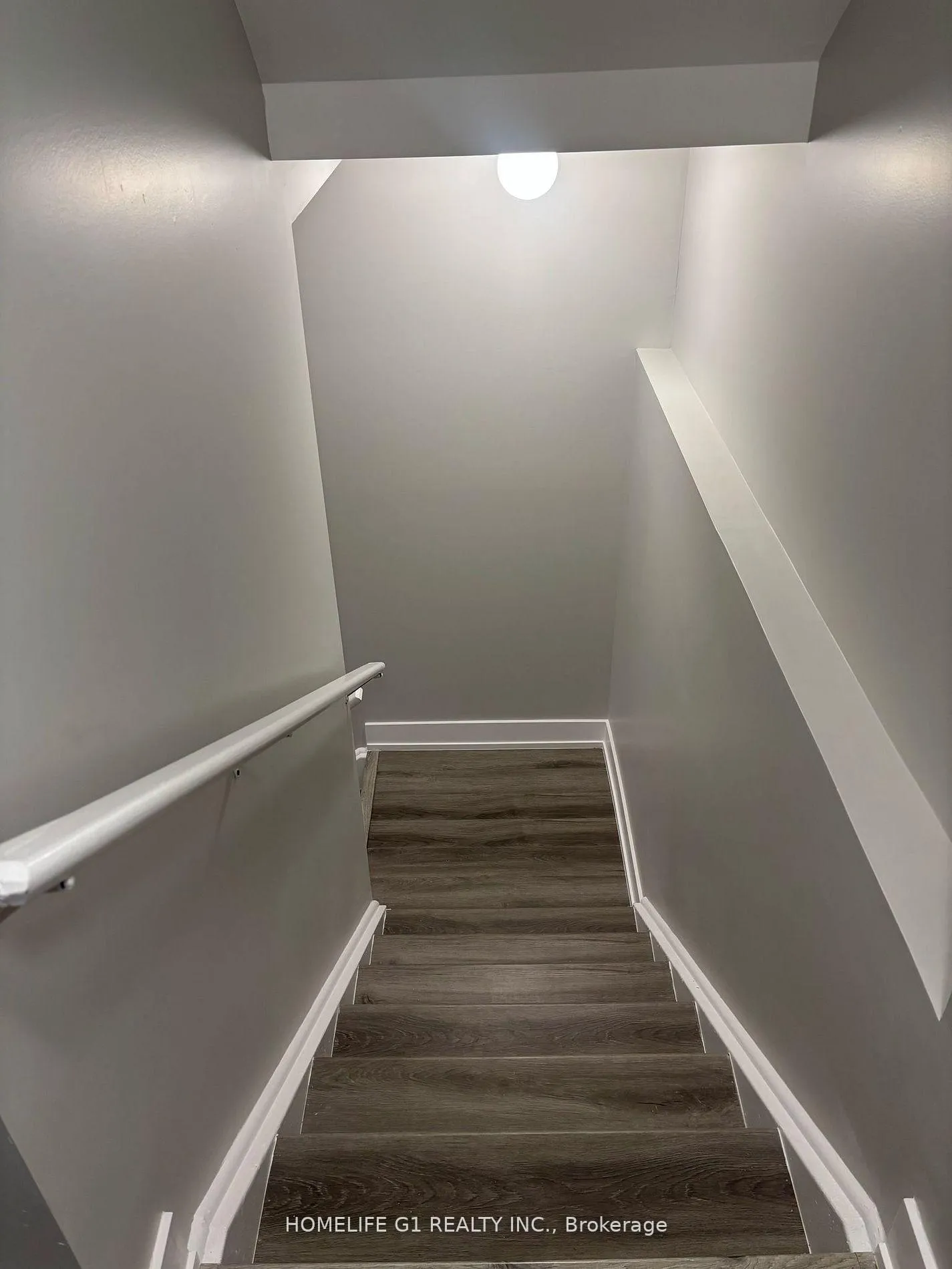 Photo 2 of 29 Humbershed Crescent, Caledon, Bolton West — HOMEH