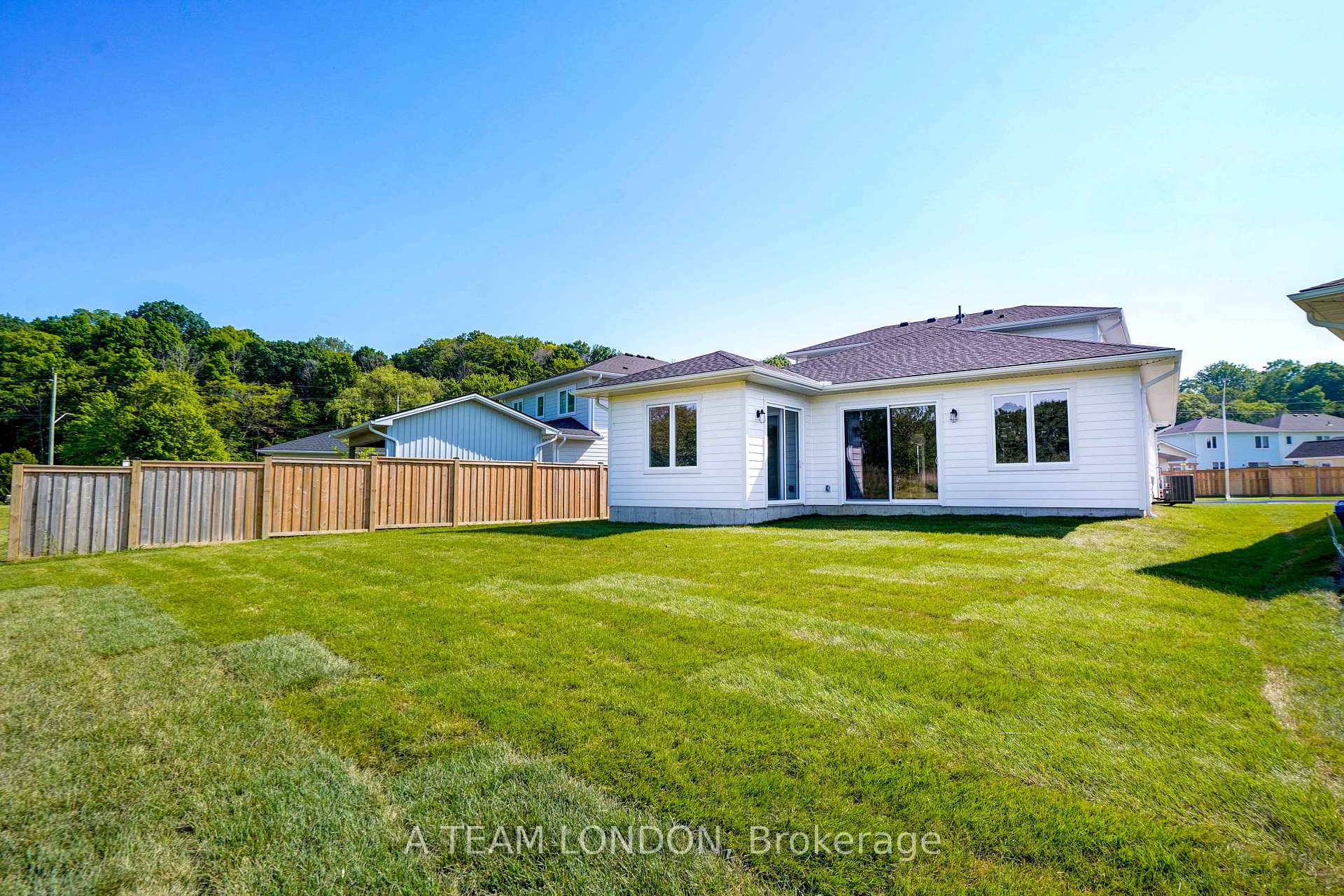 Photo 3 of 123 Sandcastle Key, Central Elgin, Rural Central Elgin — HOMEH