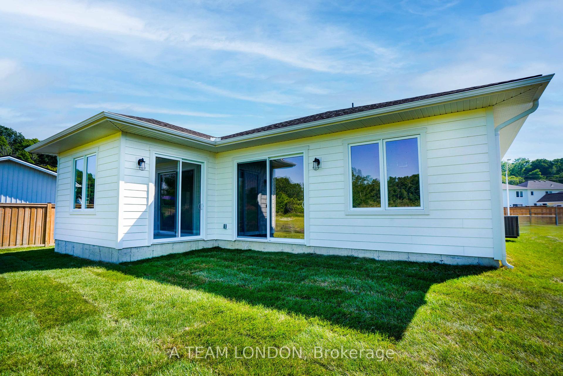 Photo 4 of 123 Sandcastle Key, Central Elgin, Rural Central Elgin — HOMEH