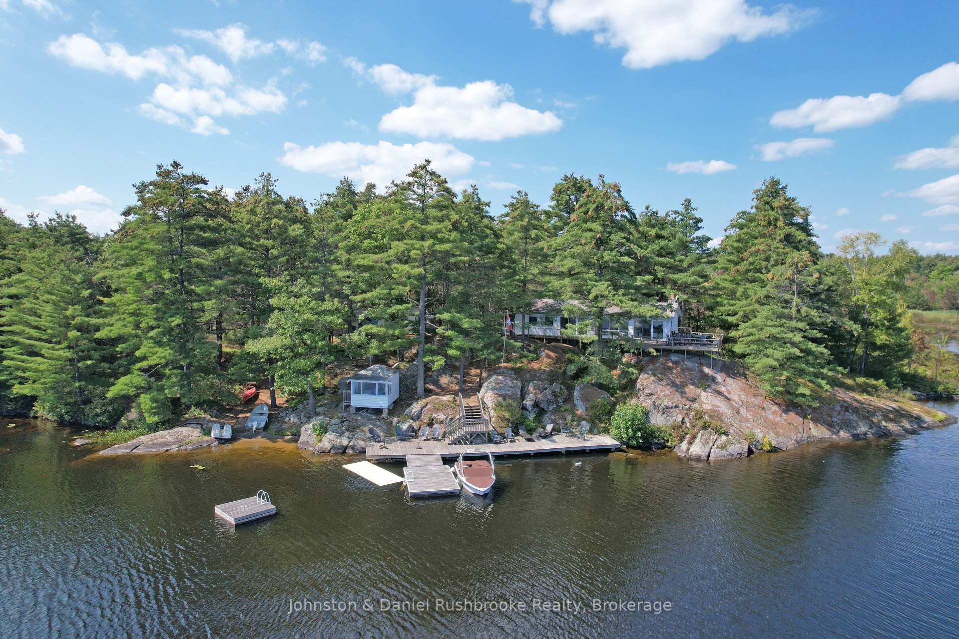 Photo 2 of 1116 Tryon Drive, Gravenhurst, Morrison — HOMEH
