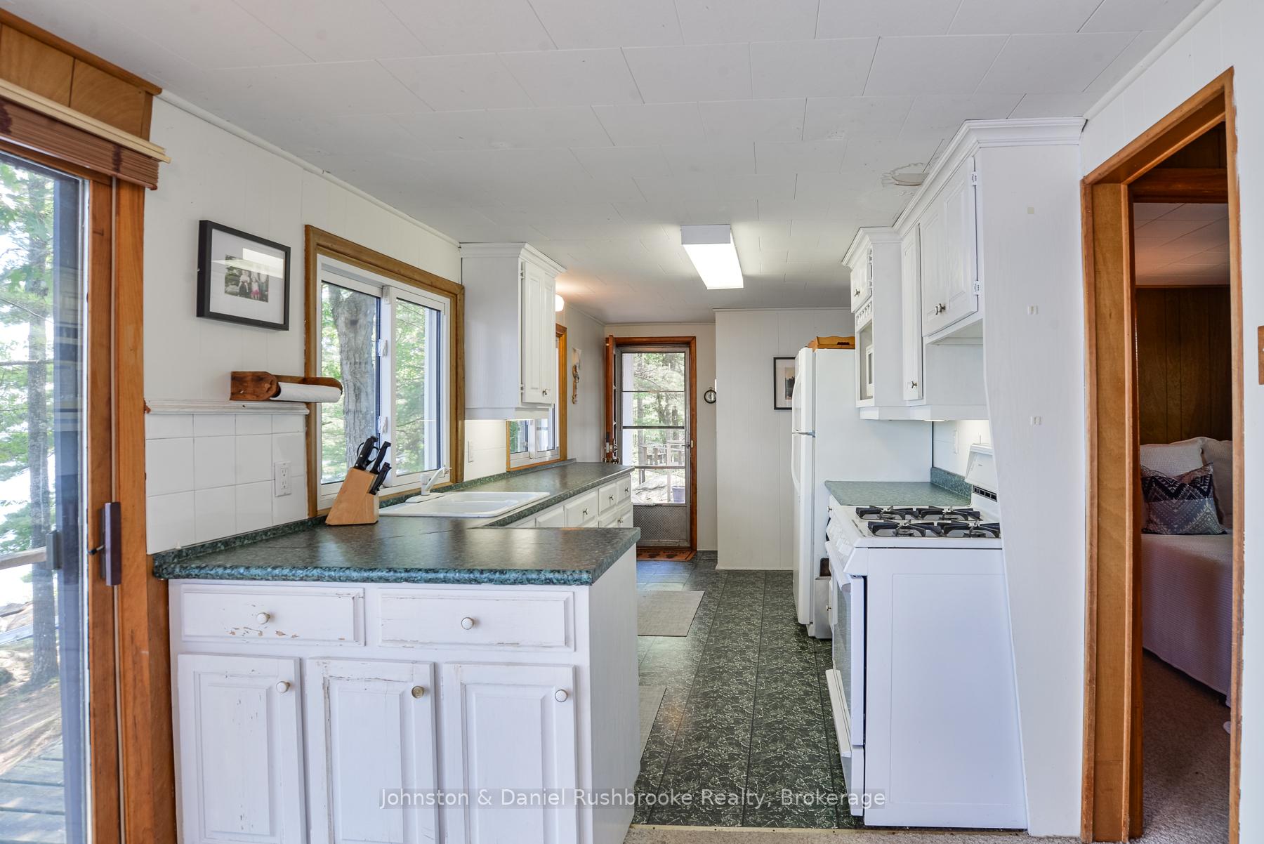 Photo 13 of 1116 Tryon Drive, Gravenhurst, Morrison — HOMEH