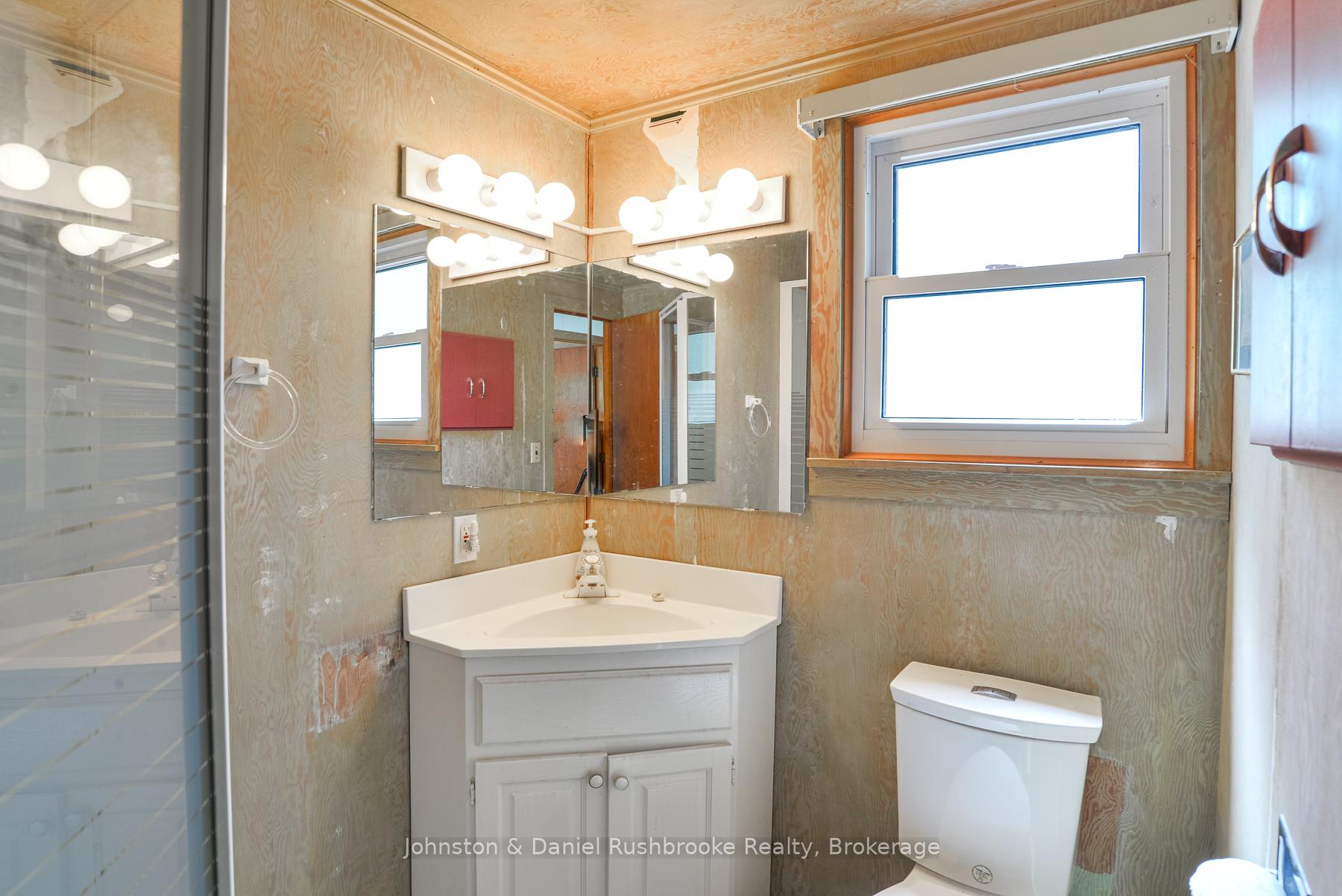 Photo 15 of 1116 Tryon Drive, Gravenhurst, Morrison — HOMEH