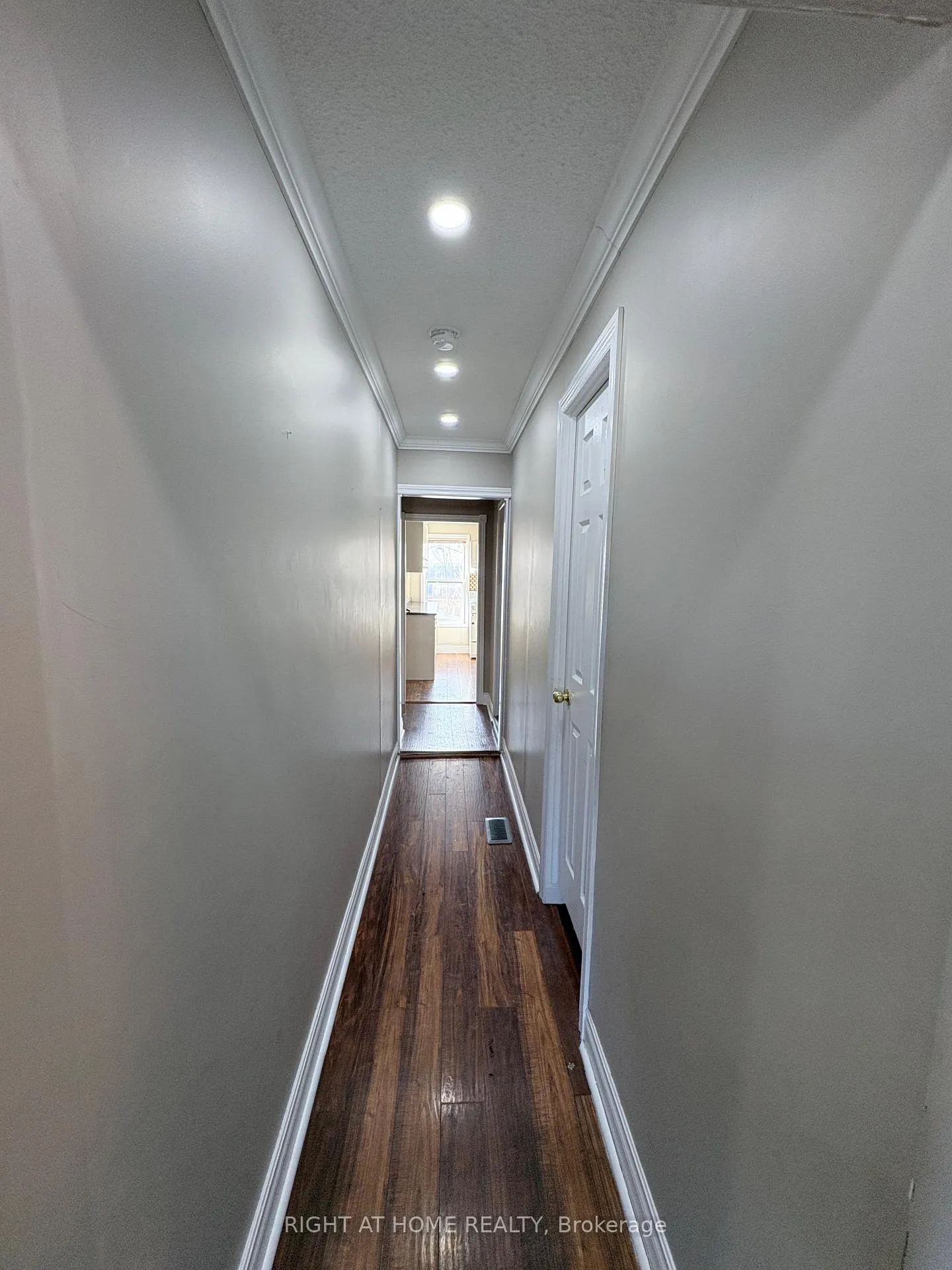 Photo 11 of Unit Upper, 94 Park Road S, Oshawa, Vanier — HOMEH