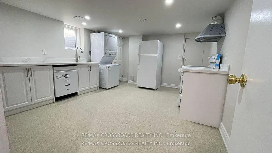 Photo 2 of 12 Royal Road, Aurora, Aurora Village — HOMEH