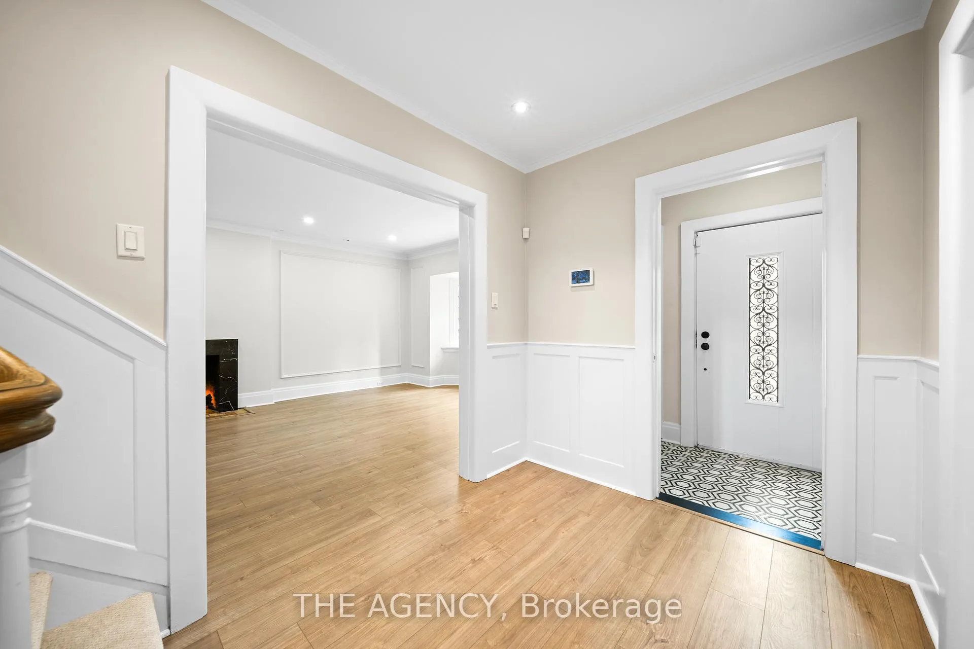 Photo 3 of 44 Elderwood Drive, Toronto, Forest Hill South — HOMEH