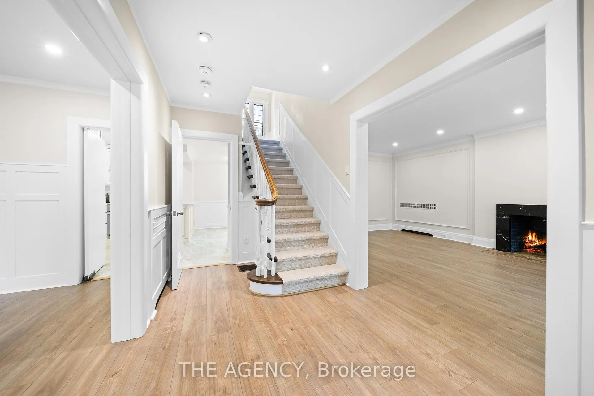 Photo 4 of 44 Elderwood Drive, Toronto, Forest Hill South — HOMEH