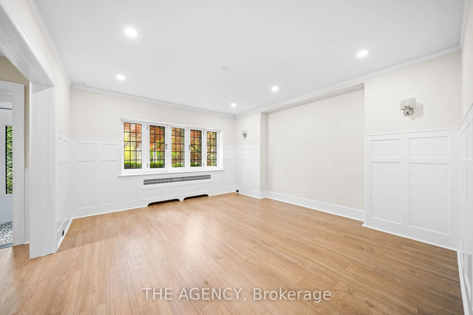 Photo 5 of 44 Elderwood Drive, Toronto, Forest Hill South — HOMEH