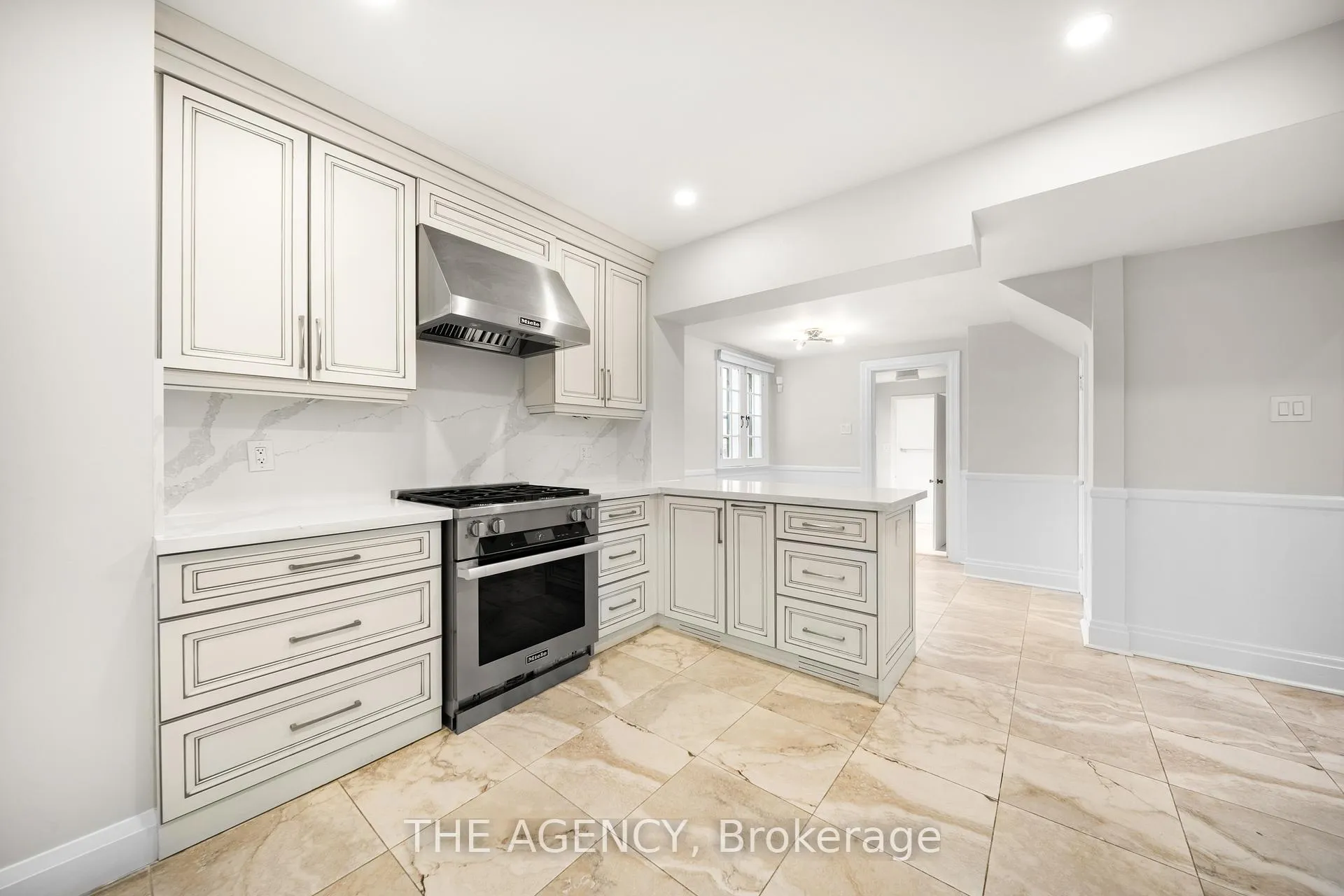 Photo 9 of 44 Elderwood Drive, Toronto, Forest Hill South — HOMEH