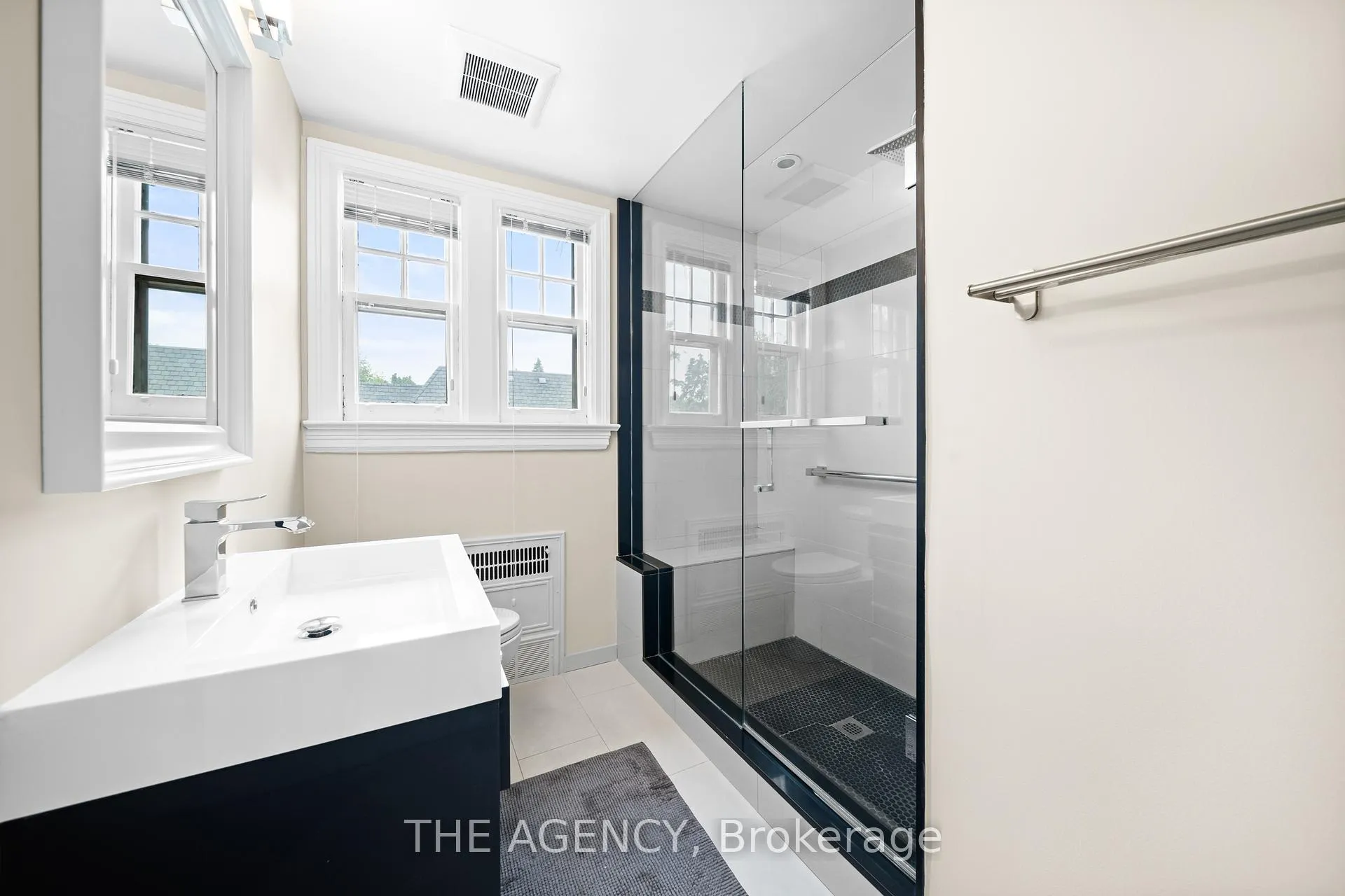 Photo 25 of 44 Elderwood Drive, Toronto, Forest Hill South — HOMEH