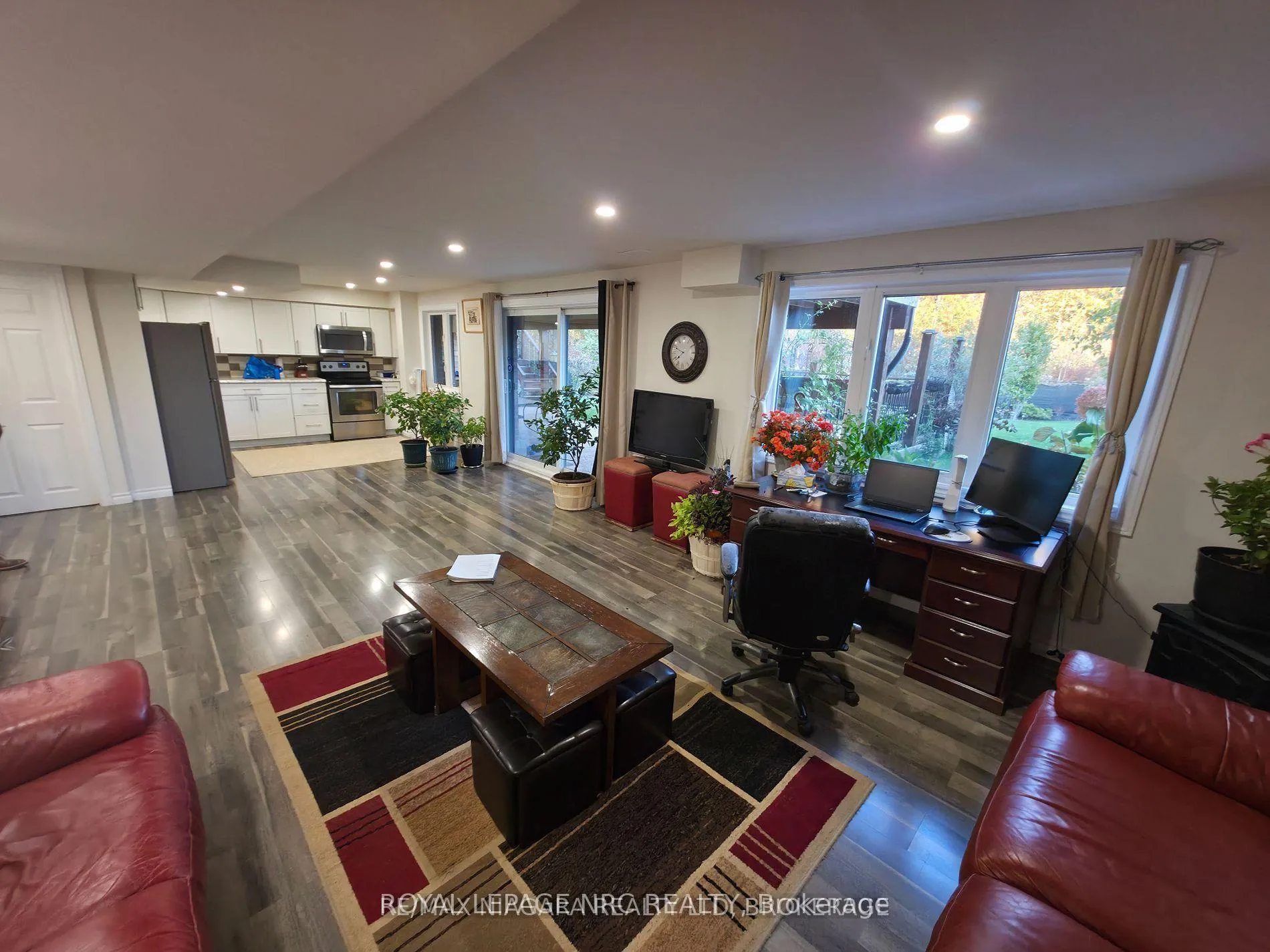 Photo 1 of 7879 Buckeye Crescent, Niagara Falls, Brown — HOMEH