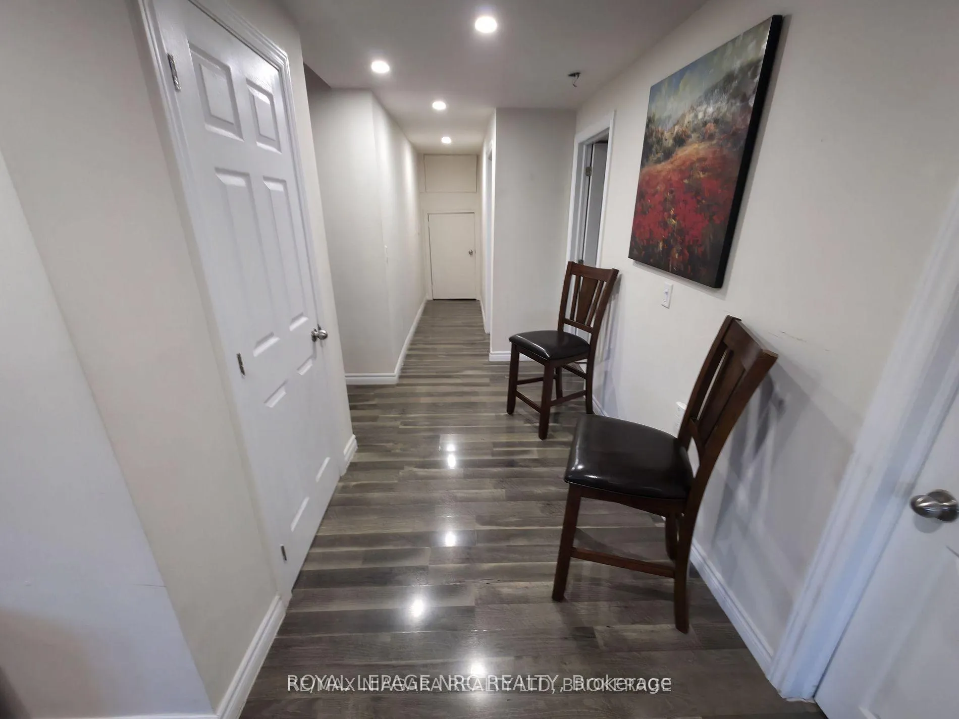 Photo 9 of 7879 Buckeye Crescent, Niagara Falls, Brown — HOMEH