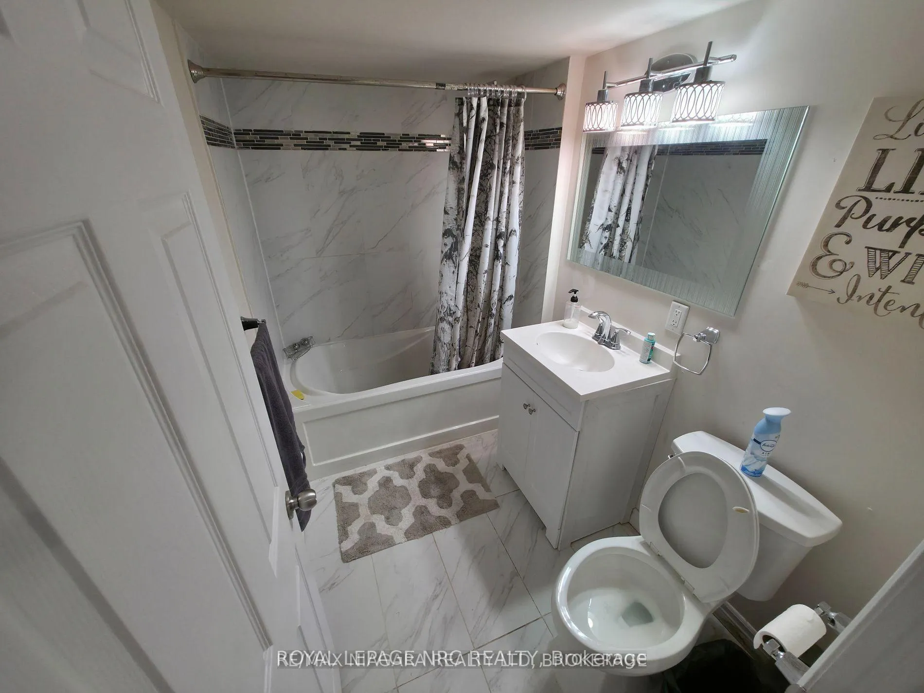 Photo 12 of 7879 Buckeye Crescent, Niagara Falls, Brown — HOMEH