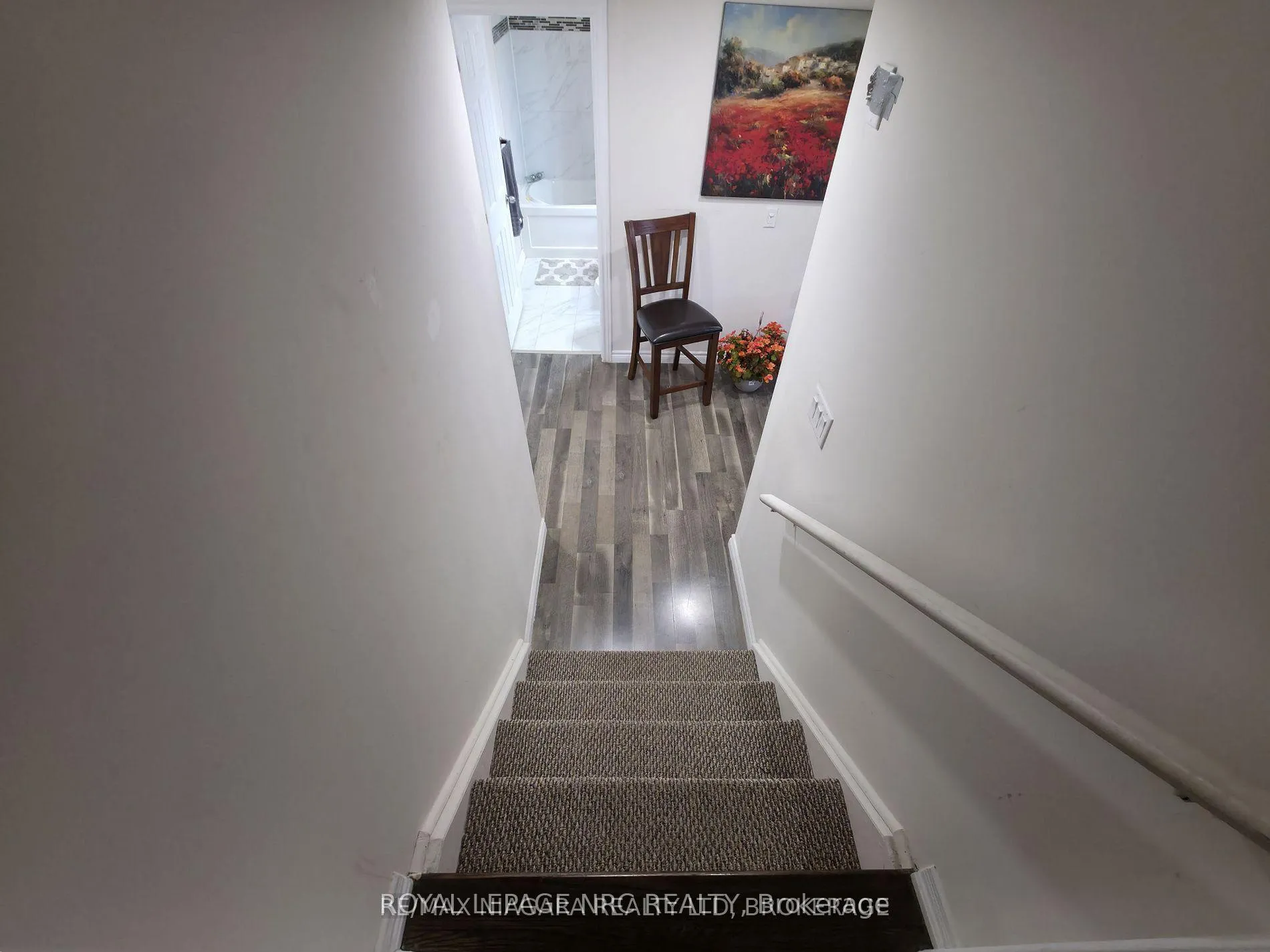 Photo 20 of 7879 Buckeye Crescent, Niagara Falls, Brown — HOMEH
