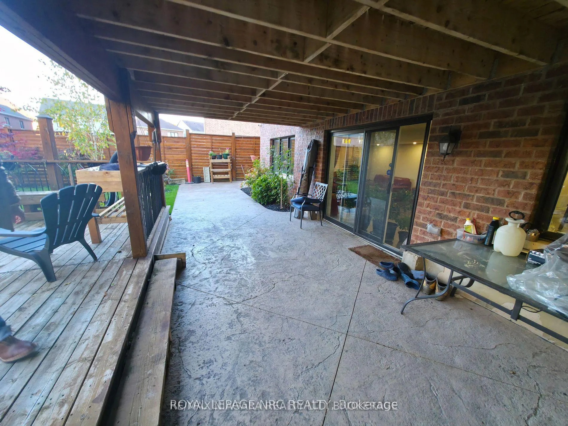 Photo 27 of 7879 Buckeye Crescent, Niagara Falls, Brown — HOMEH