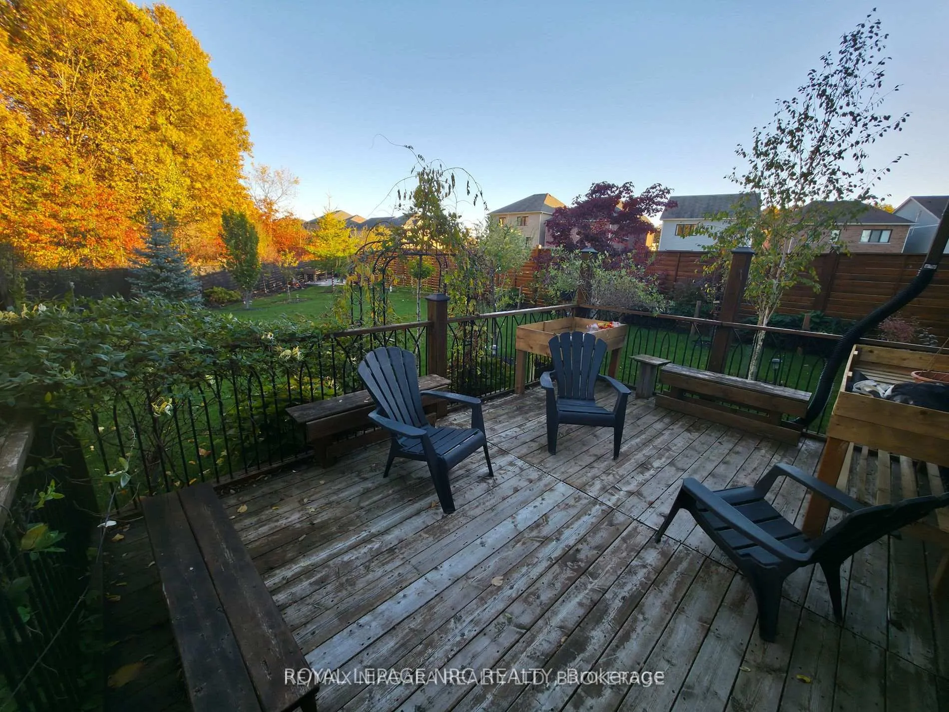 Photo 30 of 7879 Buckeye Crescent, Niagara Falls, Brown — HOMEH
