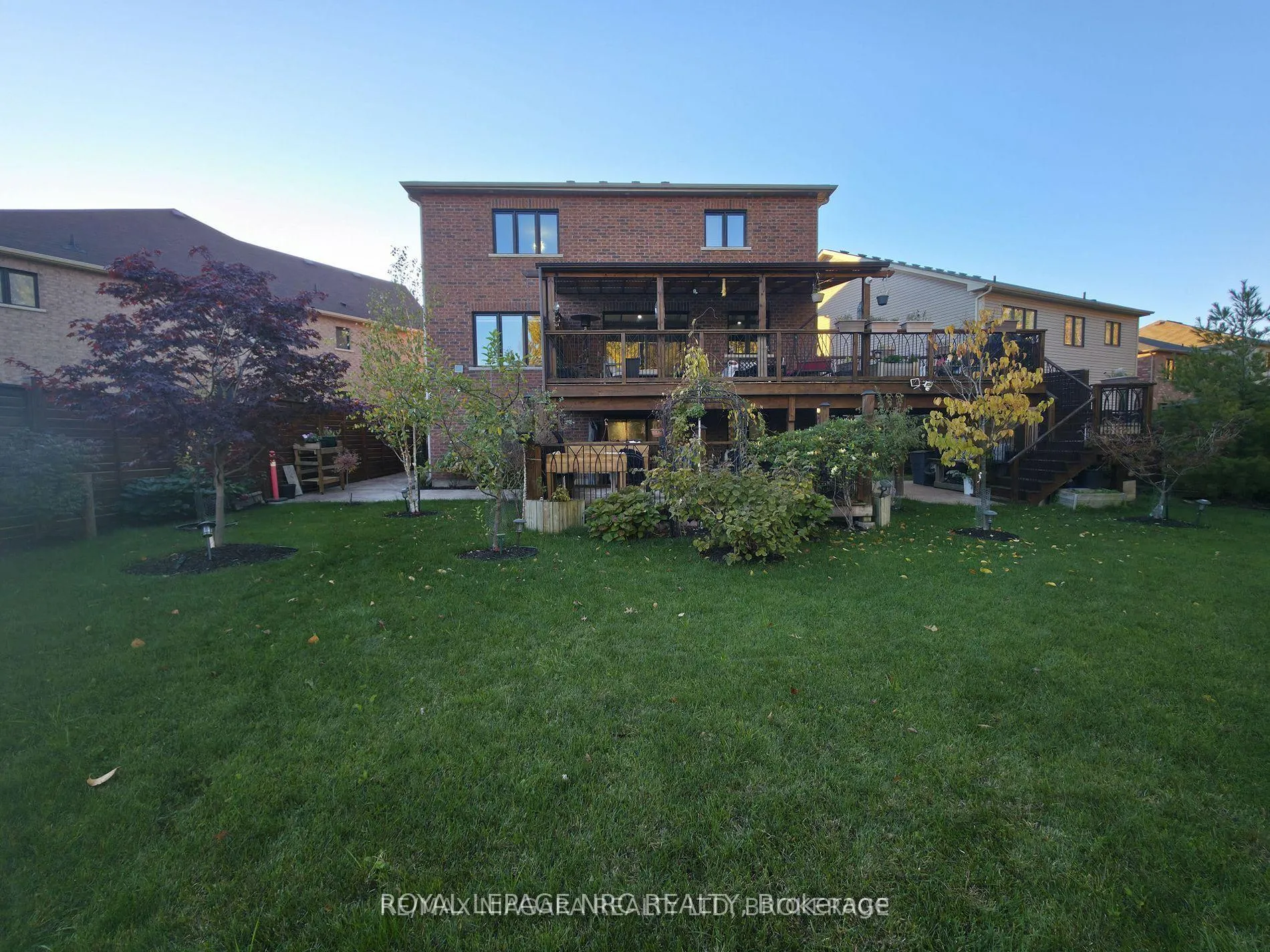 Photo 35 of 7879 Buckeye Crescent, Niagara Falls, Brown — HOMEH