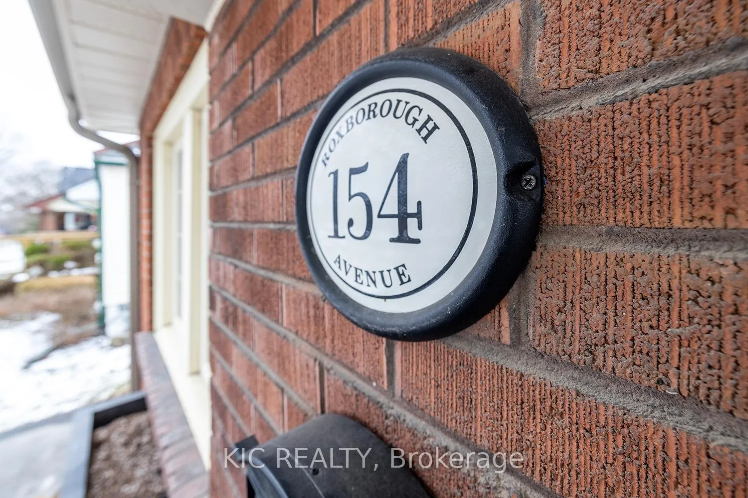 Photo 4 of 154 Roxborough Avenue, Oshawa, O'Neill — HOMEH