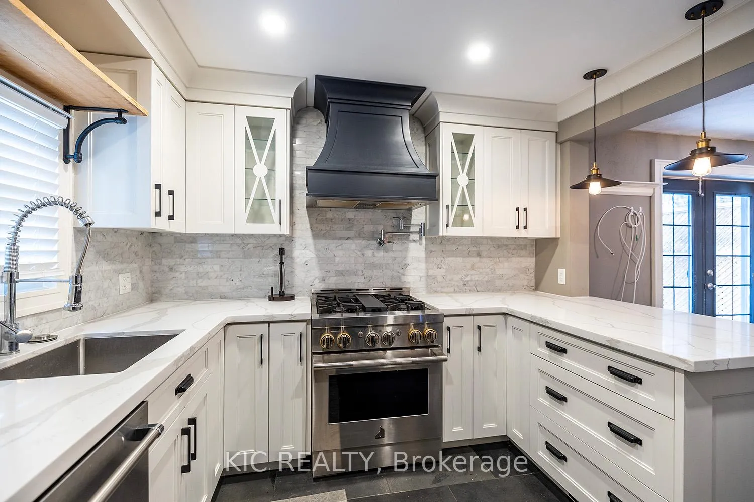 Photo 13 of 154 Roxborough Avenue, Oshawa, O'Neill — HOMEH