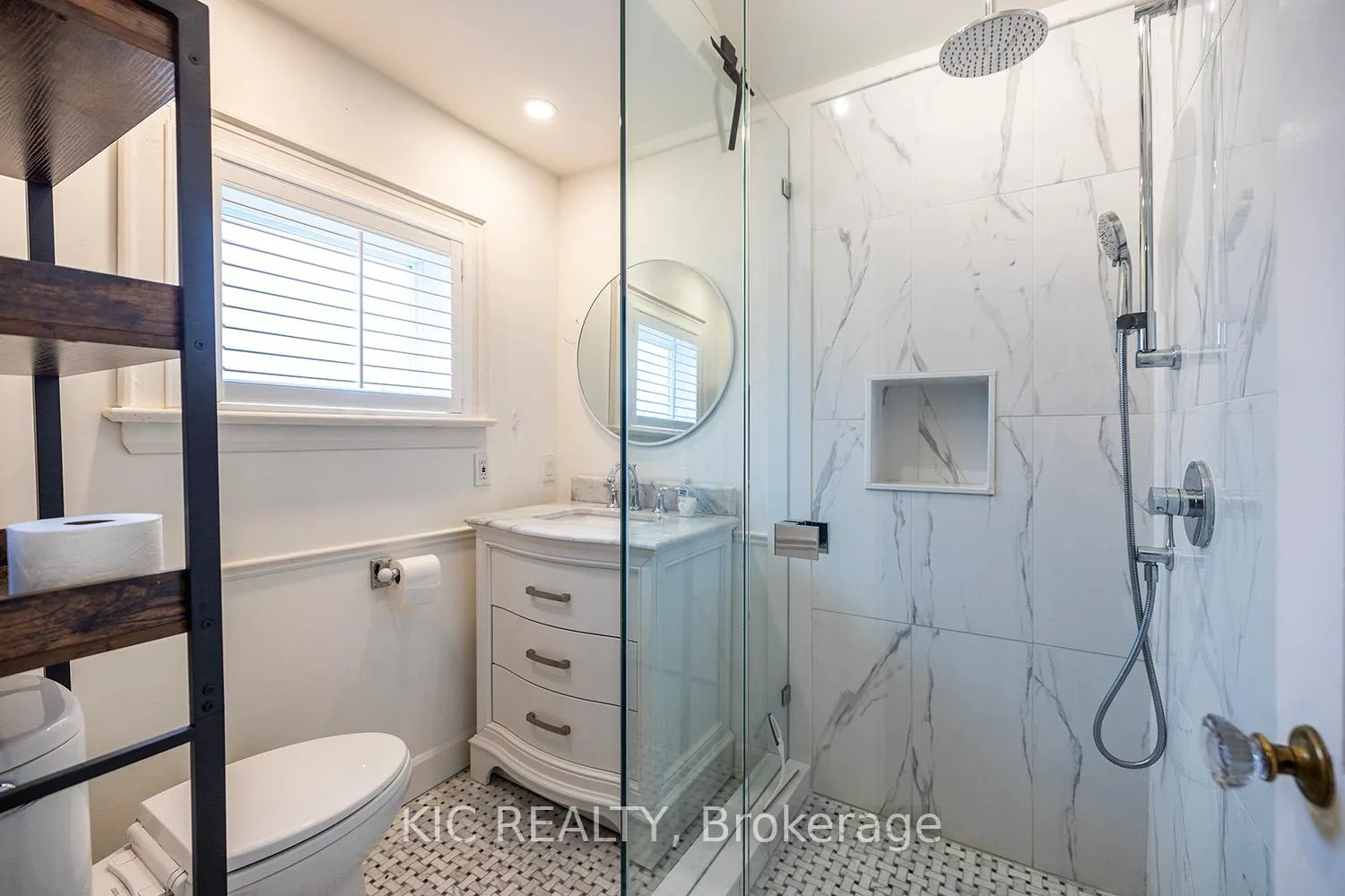 Photo 19 of 154 Roxborough Avenue, Oshawa, O'Neill — HOMEH