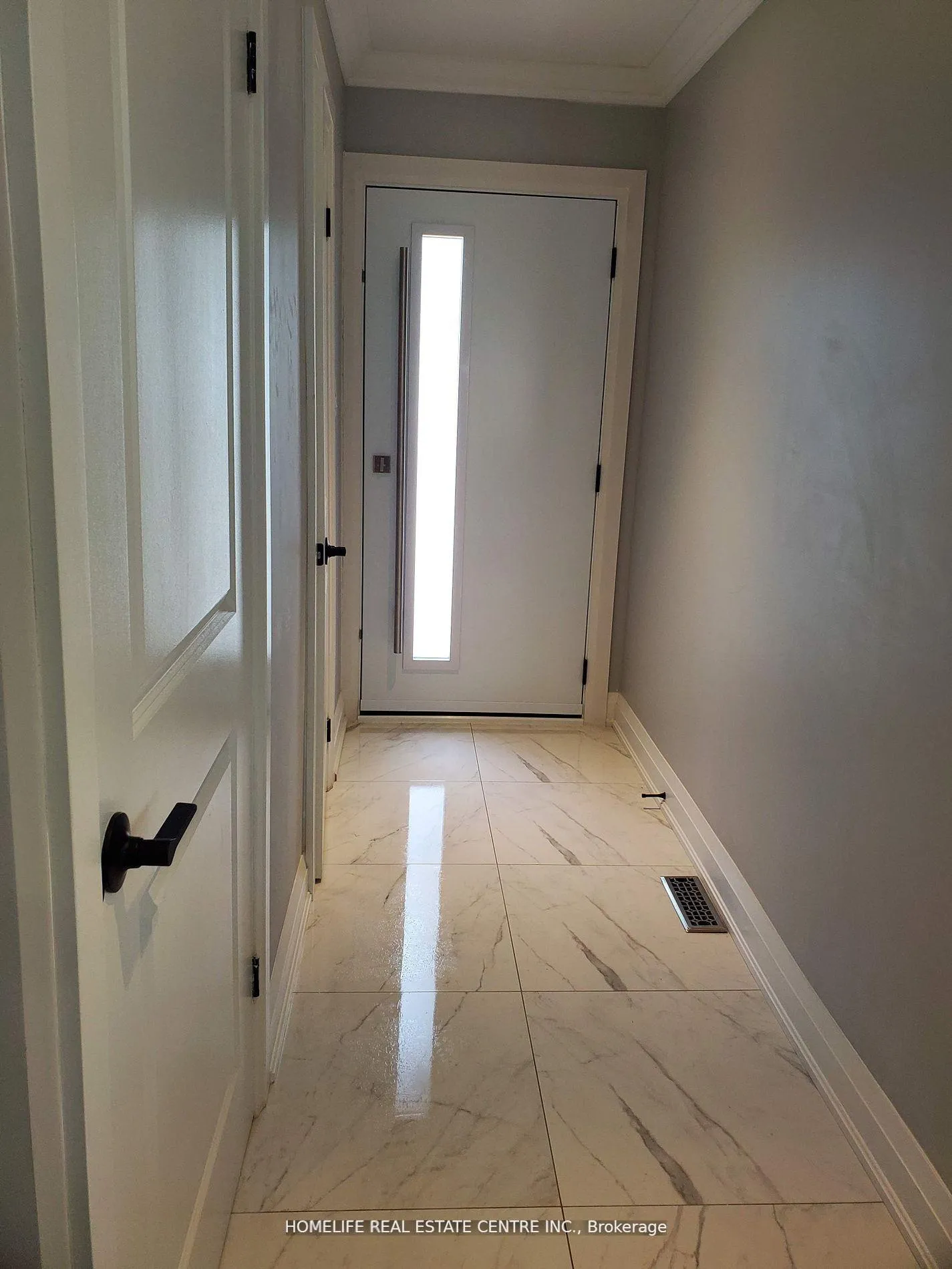 Photo 2 of 588 Stone Street, Oshawa, Lakeview — HOMEH