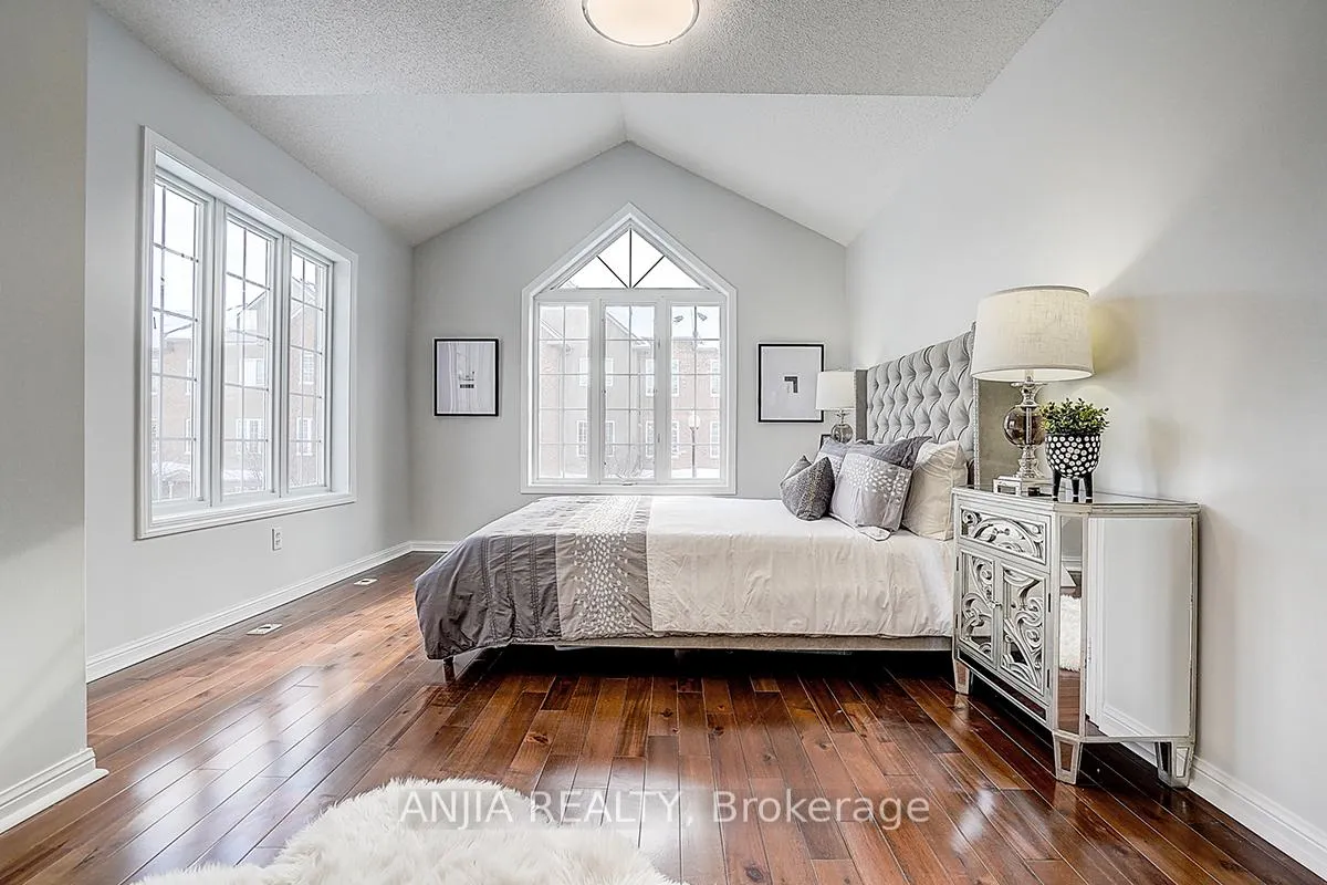 Photo 13 of Unit 5, 16 St Moritz Way, Markham, Unionville — HOMEH