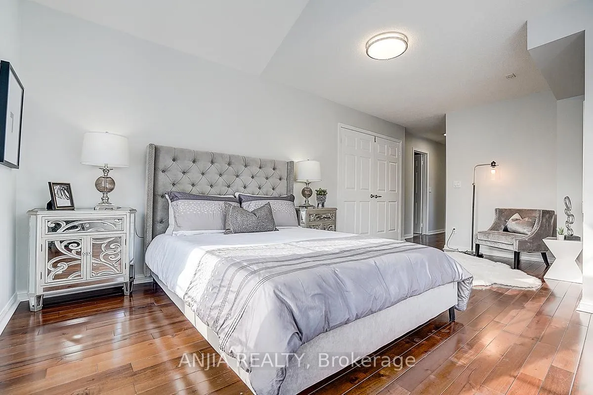 Photo 14 of Unit 5, 16 St Moritz Way, Markham, Unionville — HOMEH