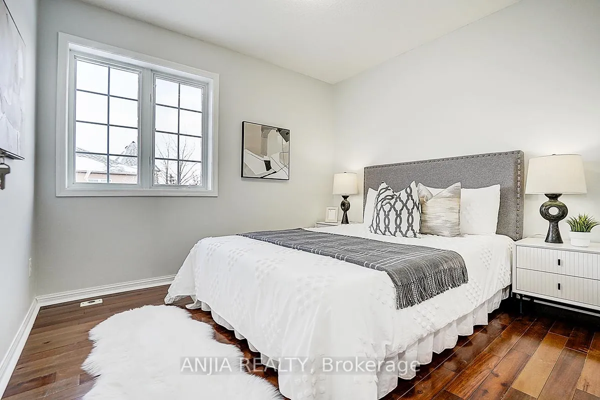 Photo 21 of Unit 5, 16 St Moritz Way, Markham, Unionville — HOMEH