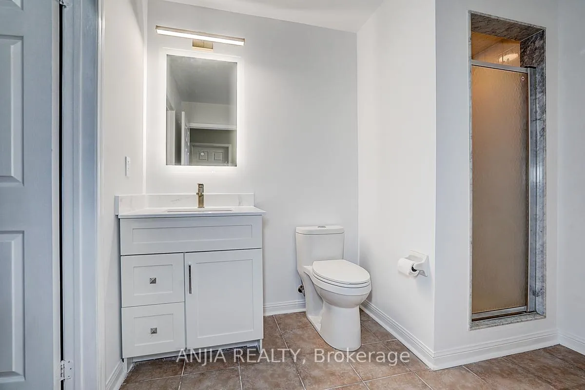 Photo 24 of Unit 5, 16 St Moritz Way, Markham, Unionville — HOMEH