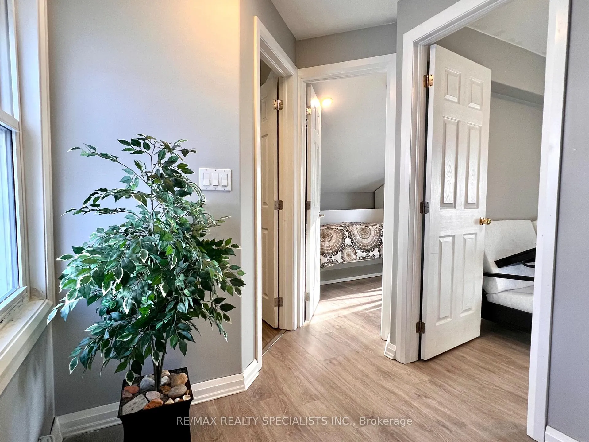 Photo 3 of Unit 2, 32 Penetang Street, Barrie, Codrington — HOMEH
